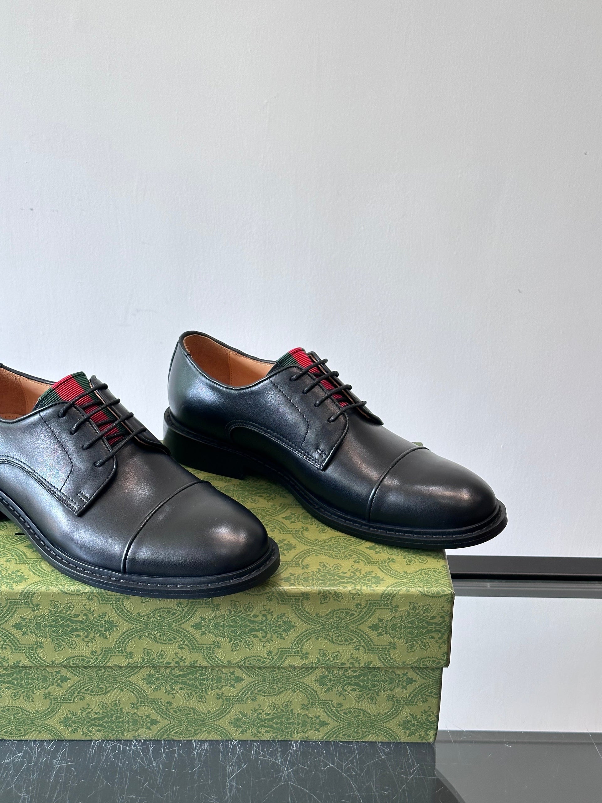 GG LACE UP SHOE