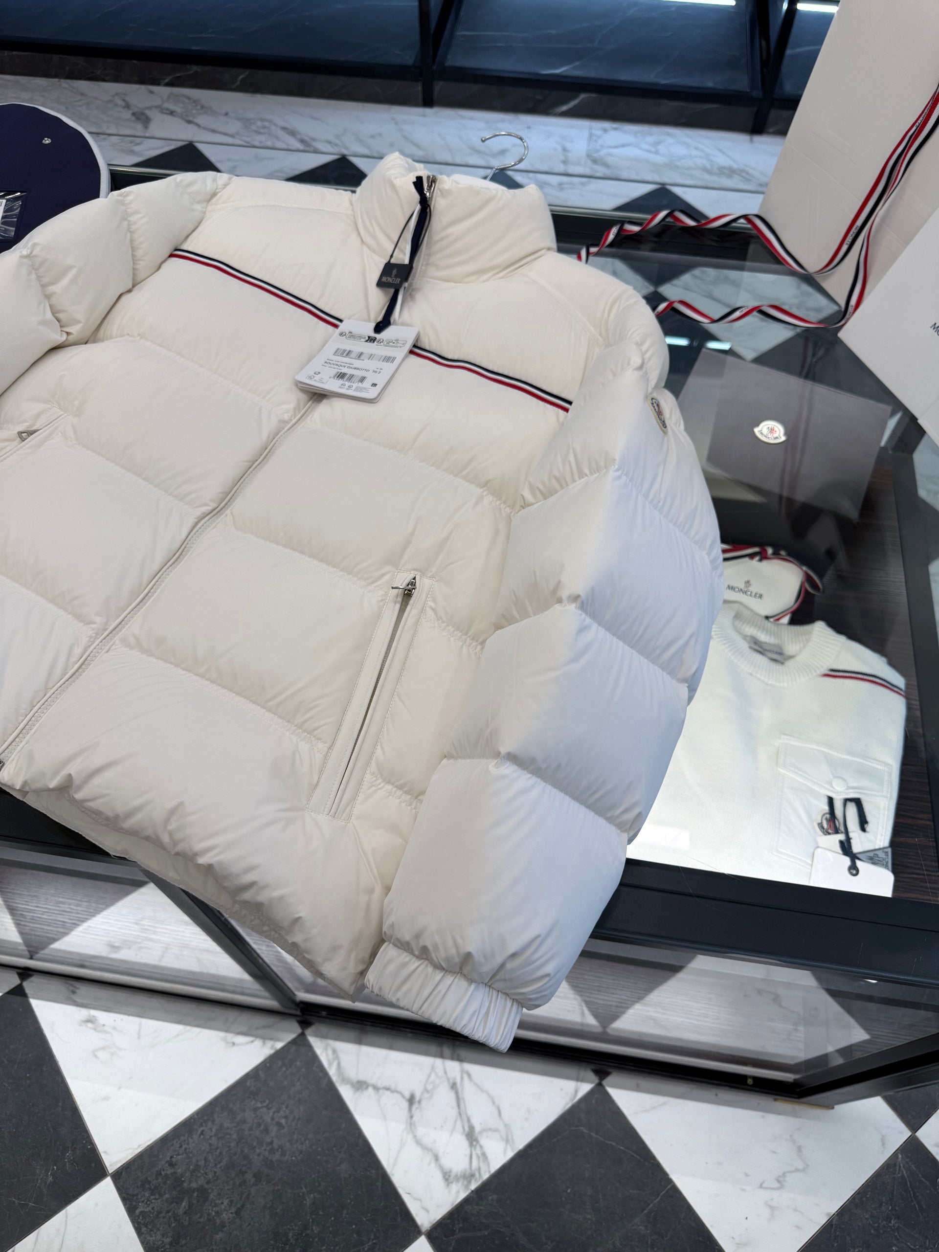 MONC BOUVAQUE JACKET