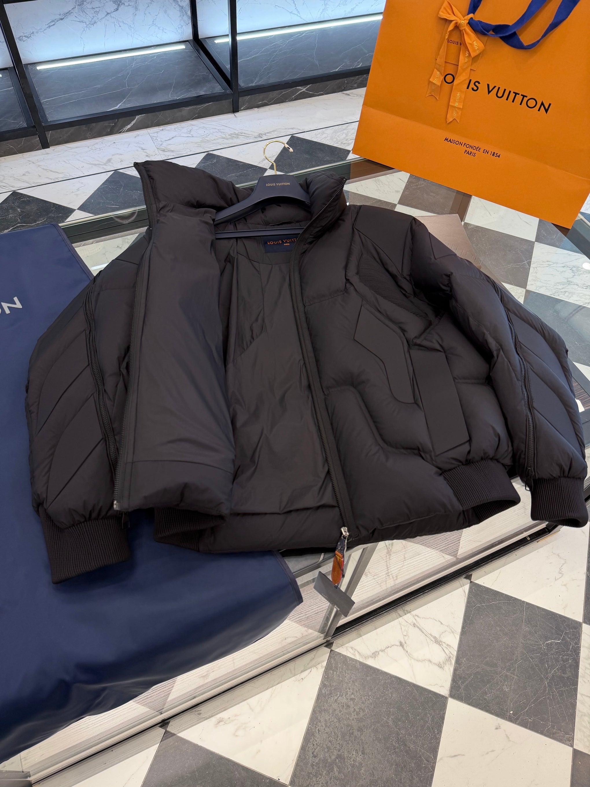 LOU JACKET