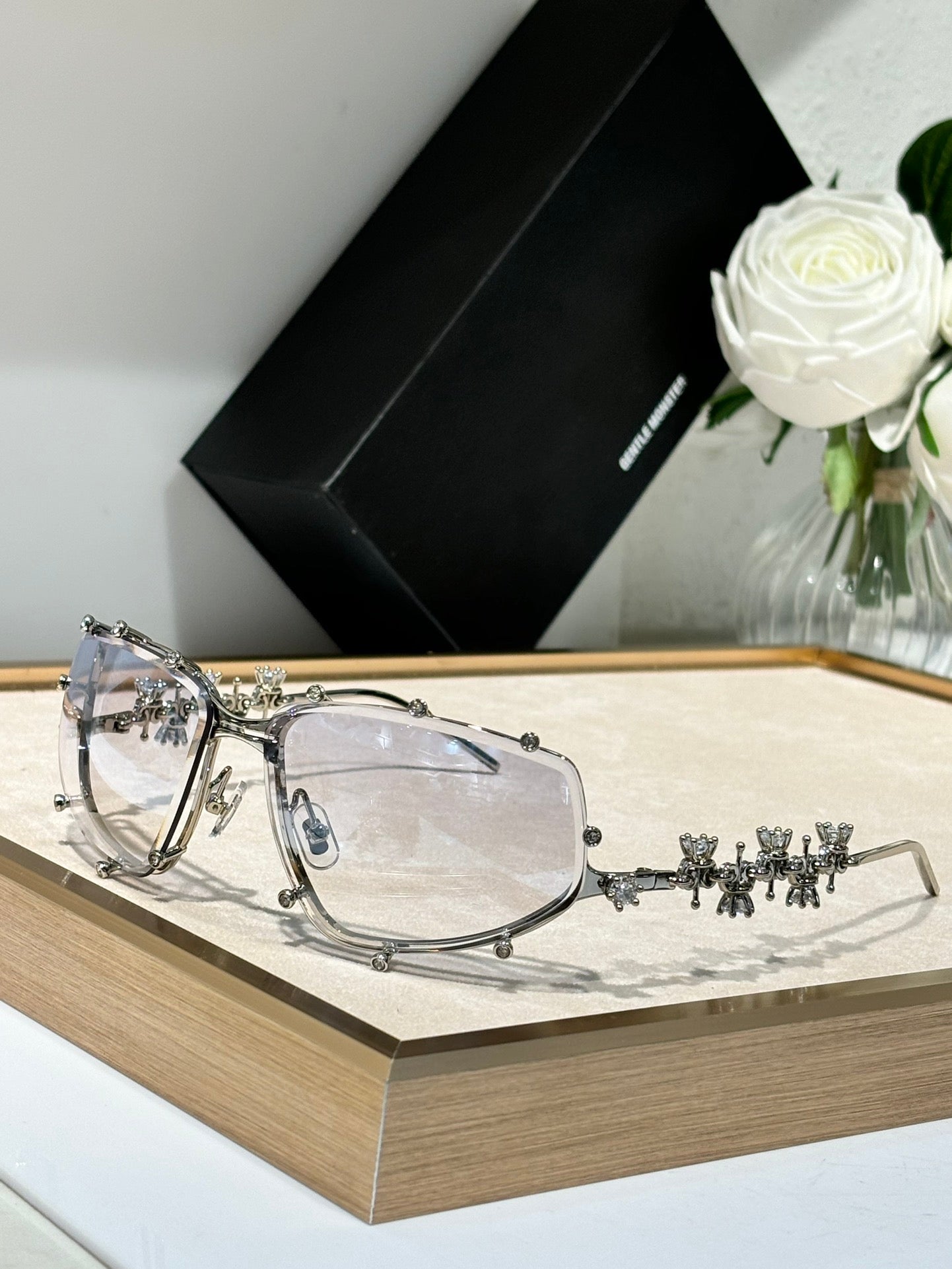 GENTLE M SUNGLASSES