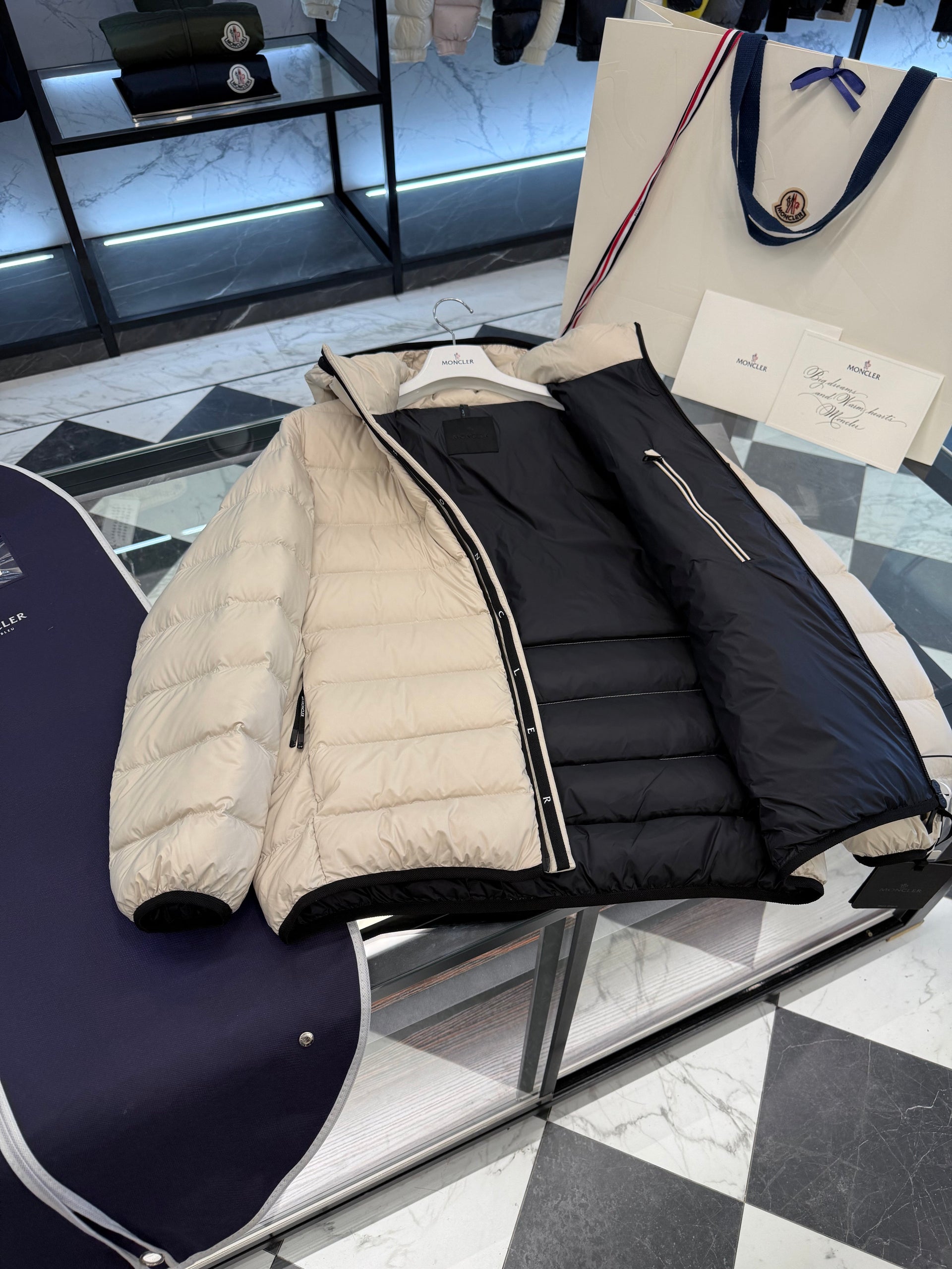 MONC JELUZ JACKET