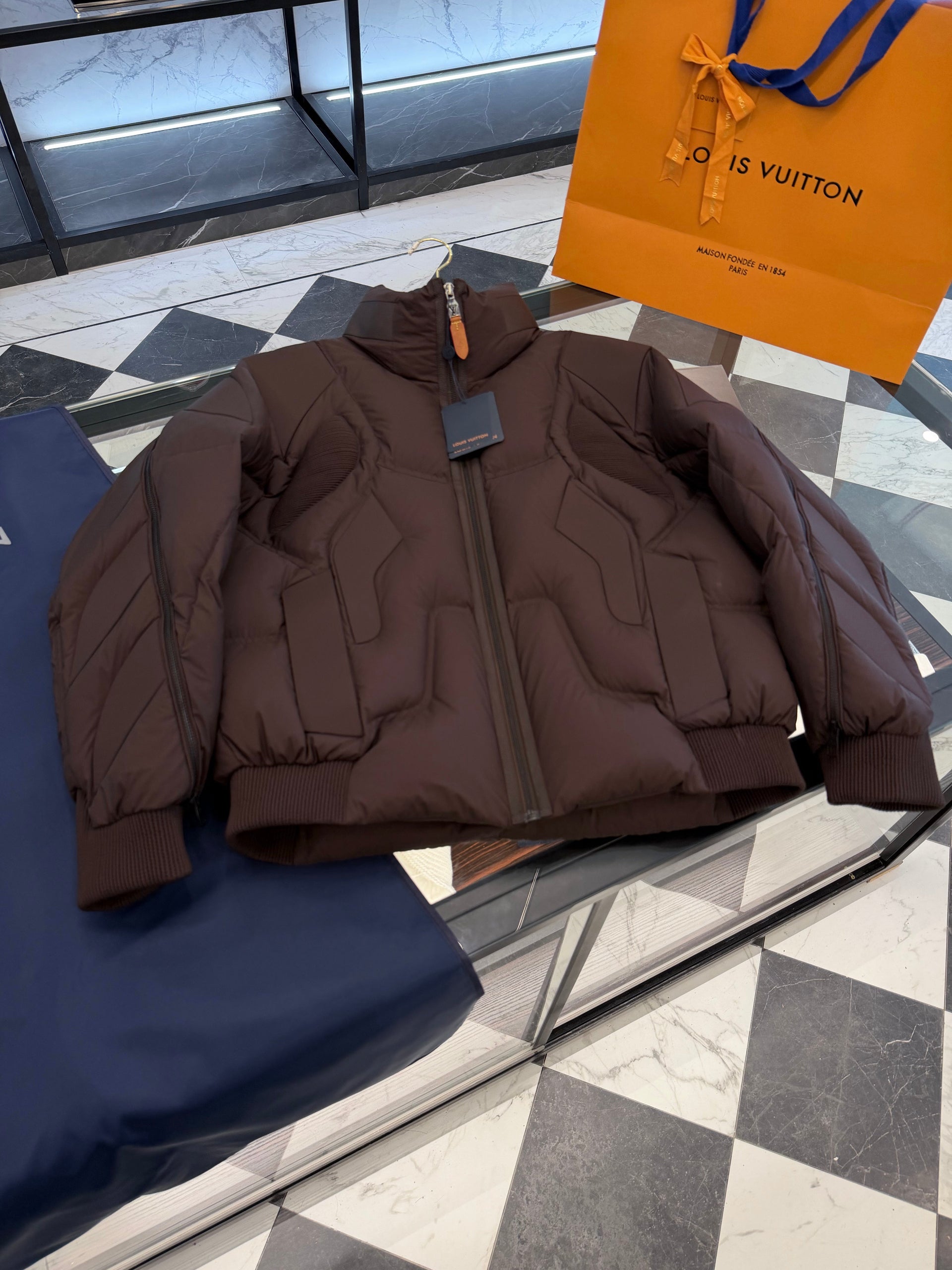 LOU JACKET