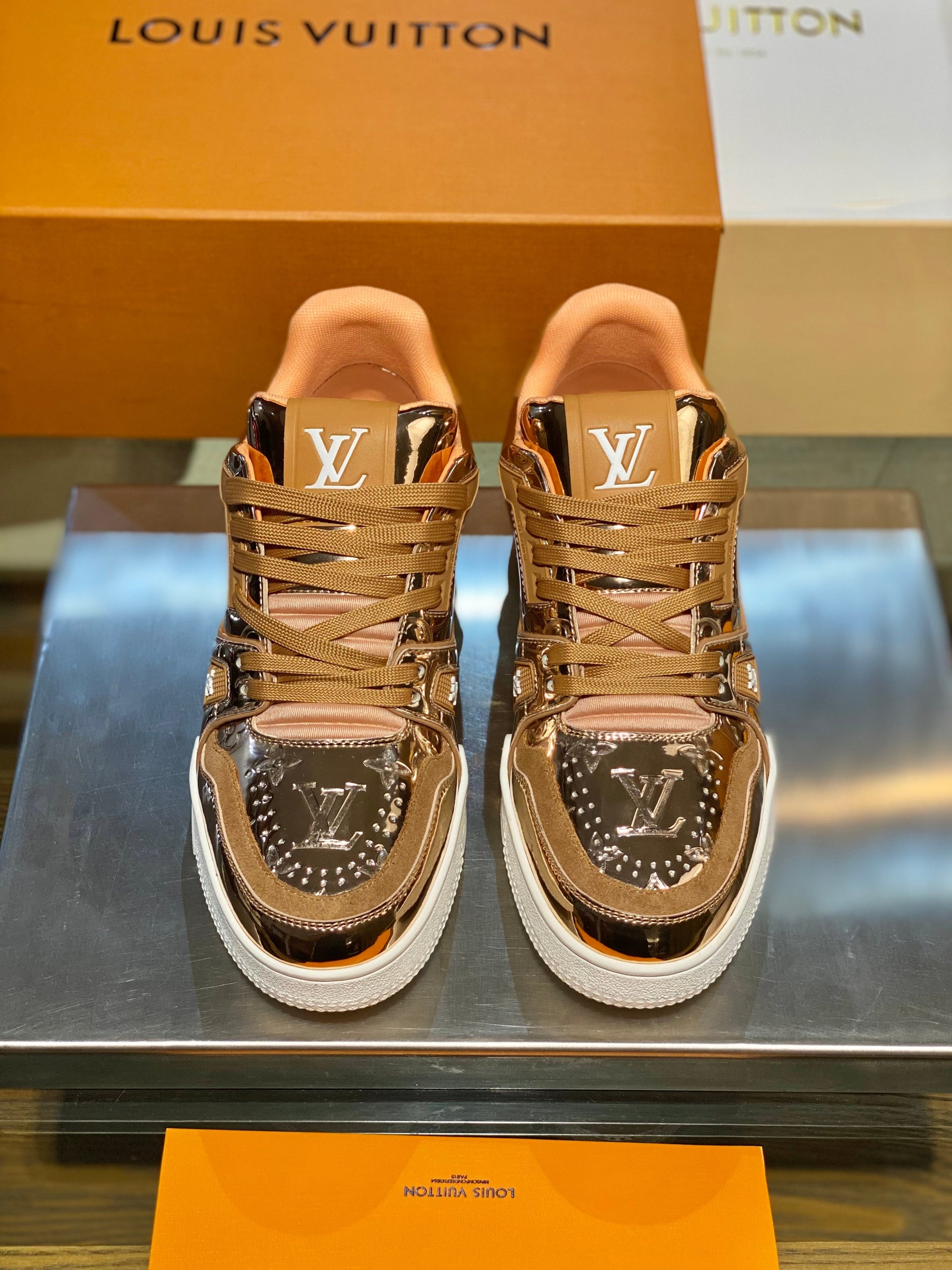 LOU TRAINERS