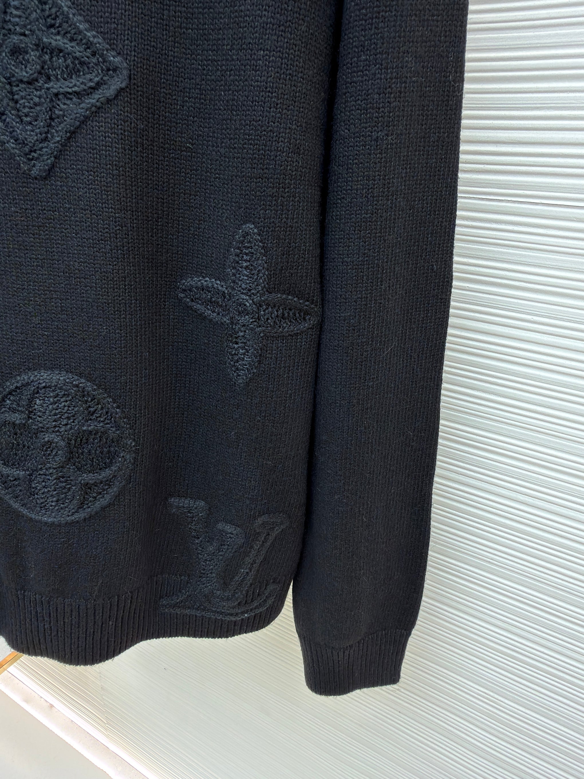 LOU JUMPER