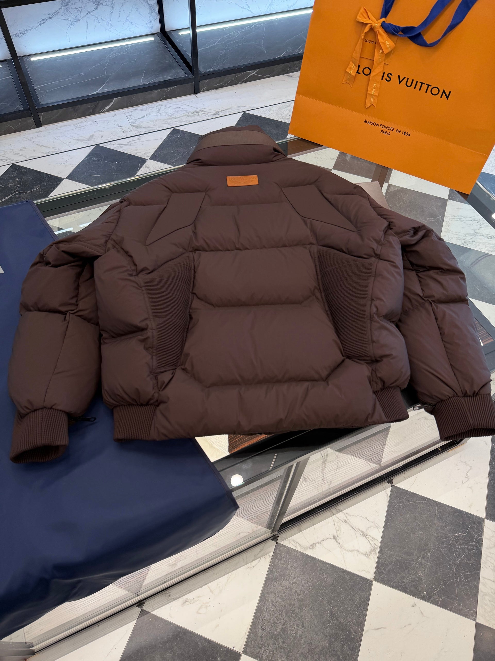 LOU JACKET