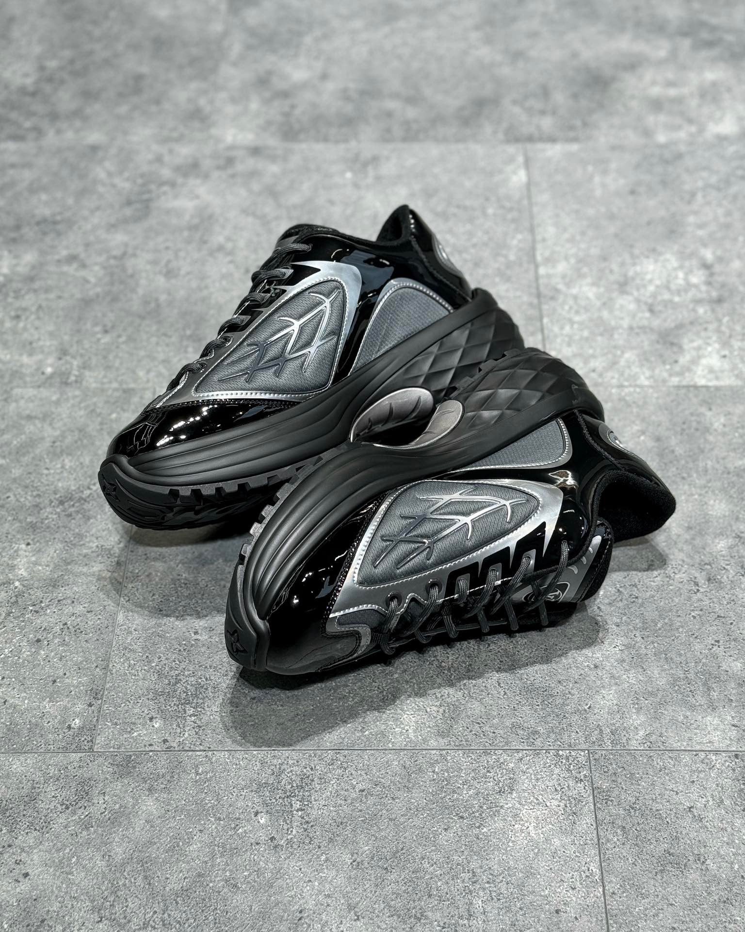LOU DISCOVERY TRAINERS