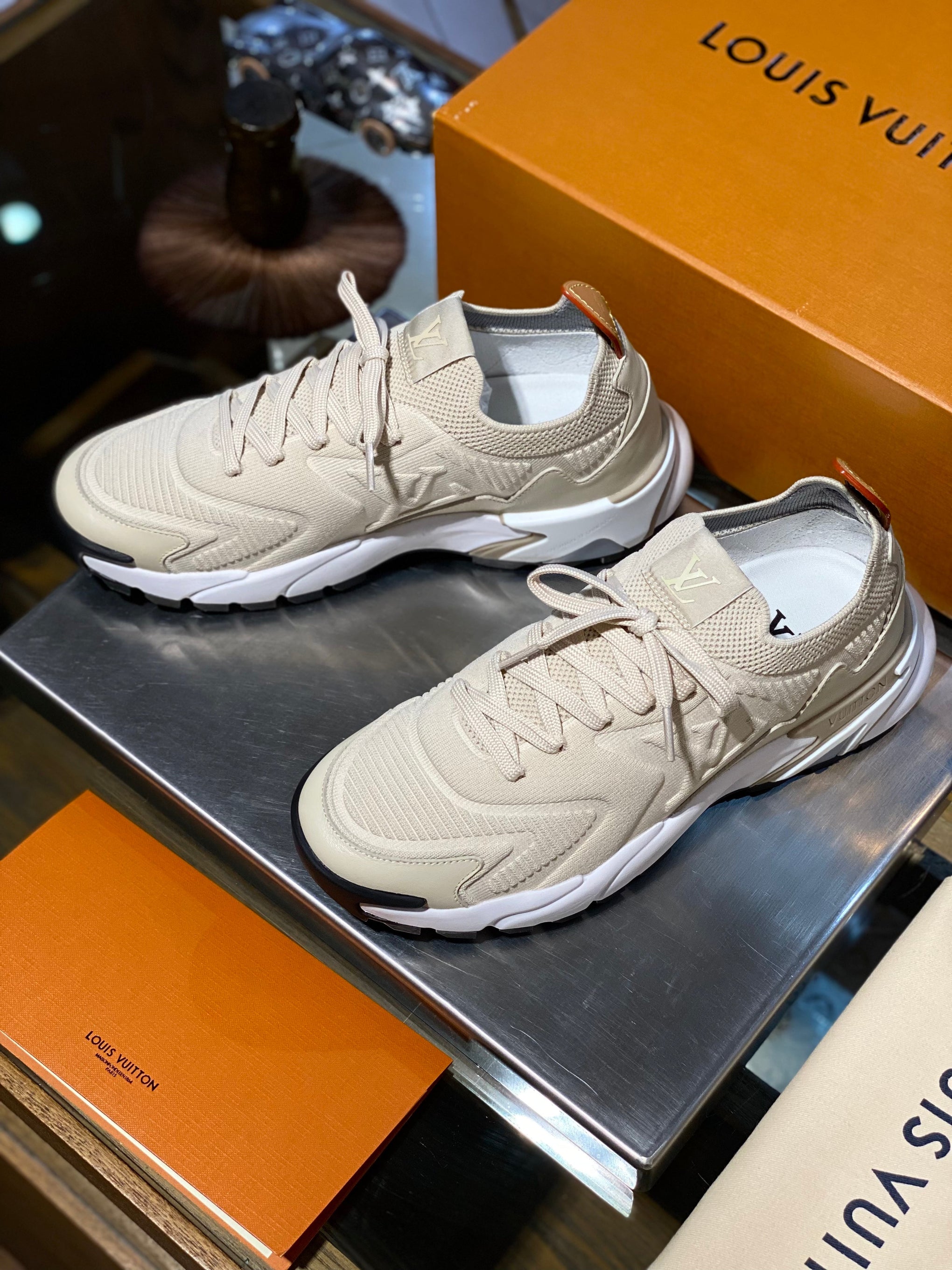 LOU RUNNER TATIC TRAINERS