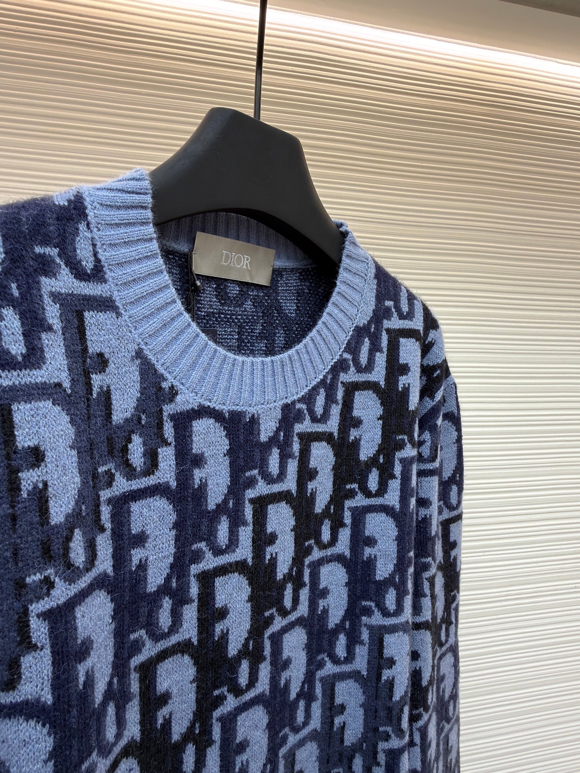CD JUMPER