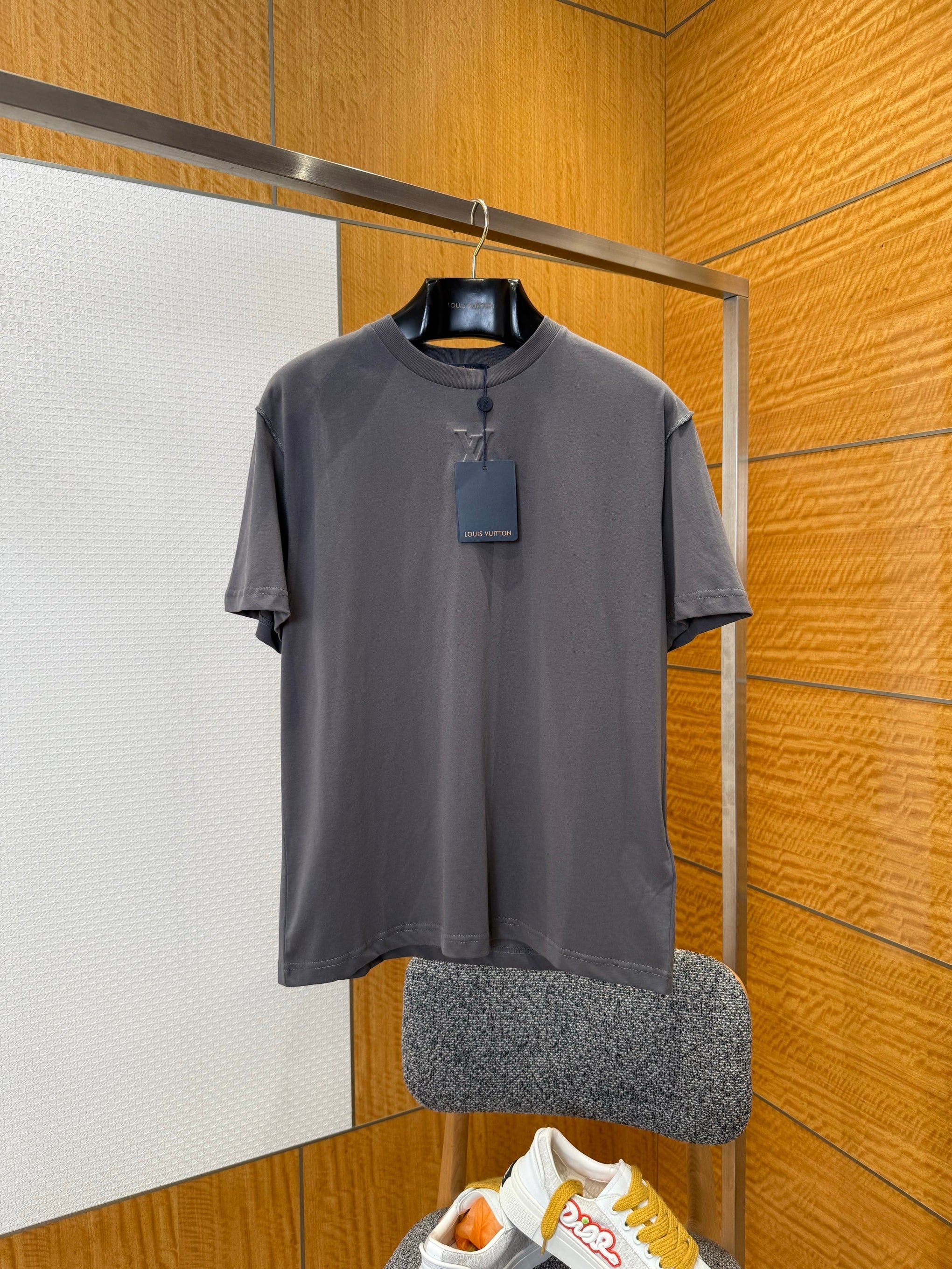 LOU T-SHIRT