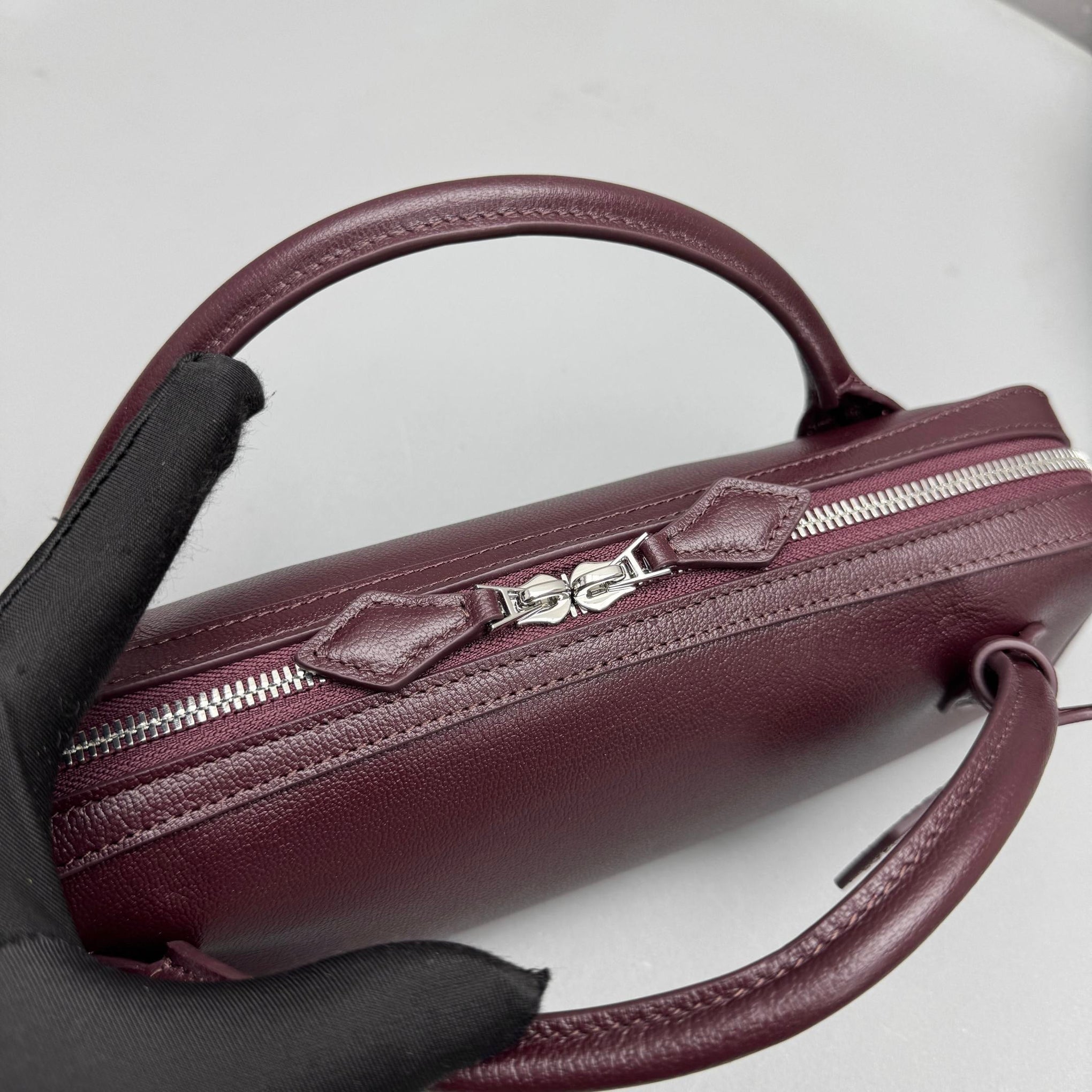 ALAIA LE TECKEL CLUTCH
