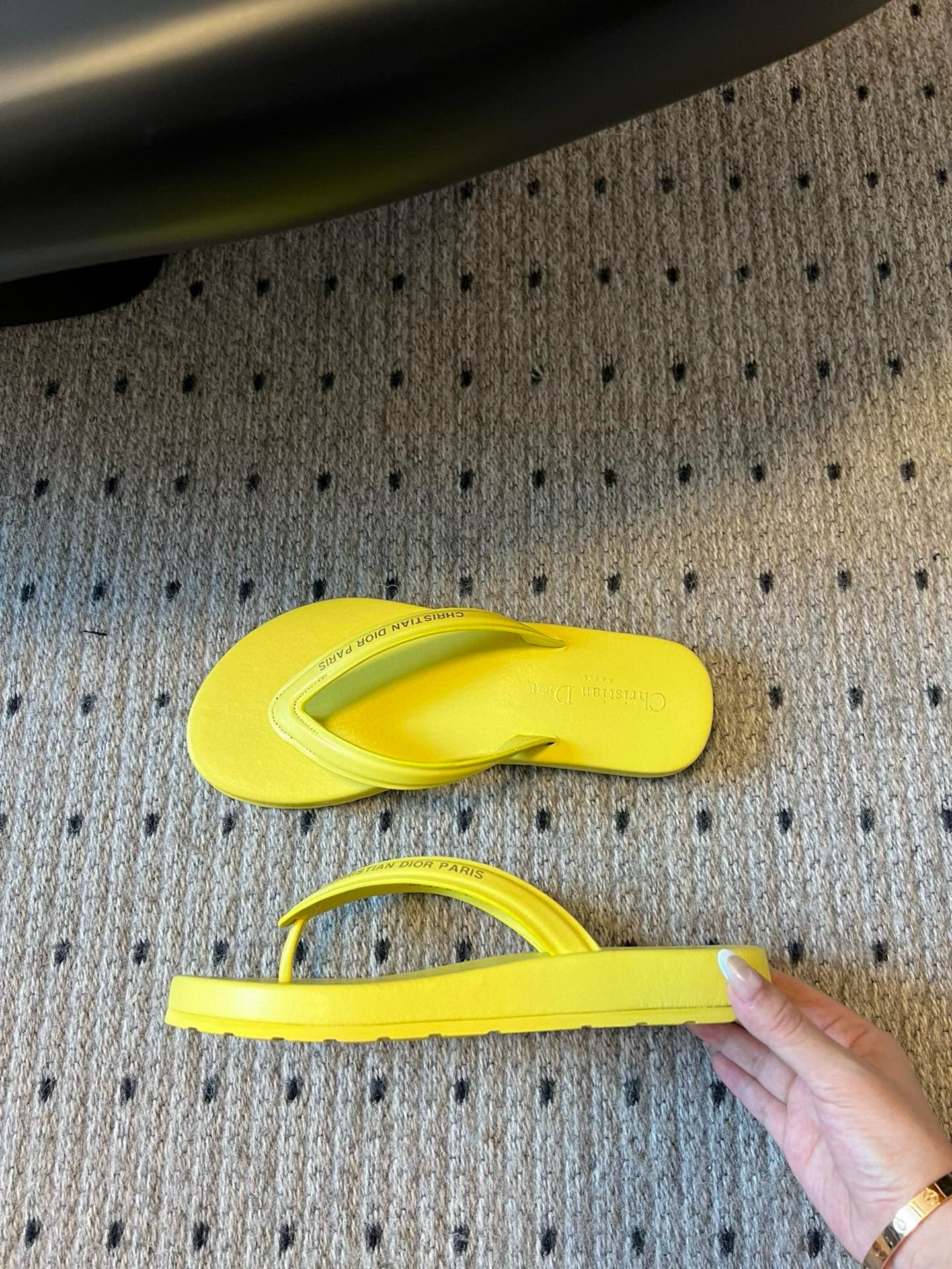 CD THONG SANDAL