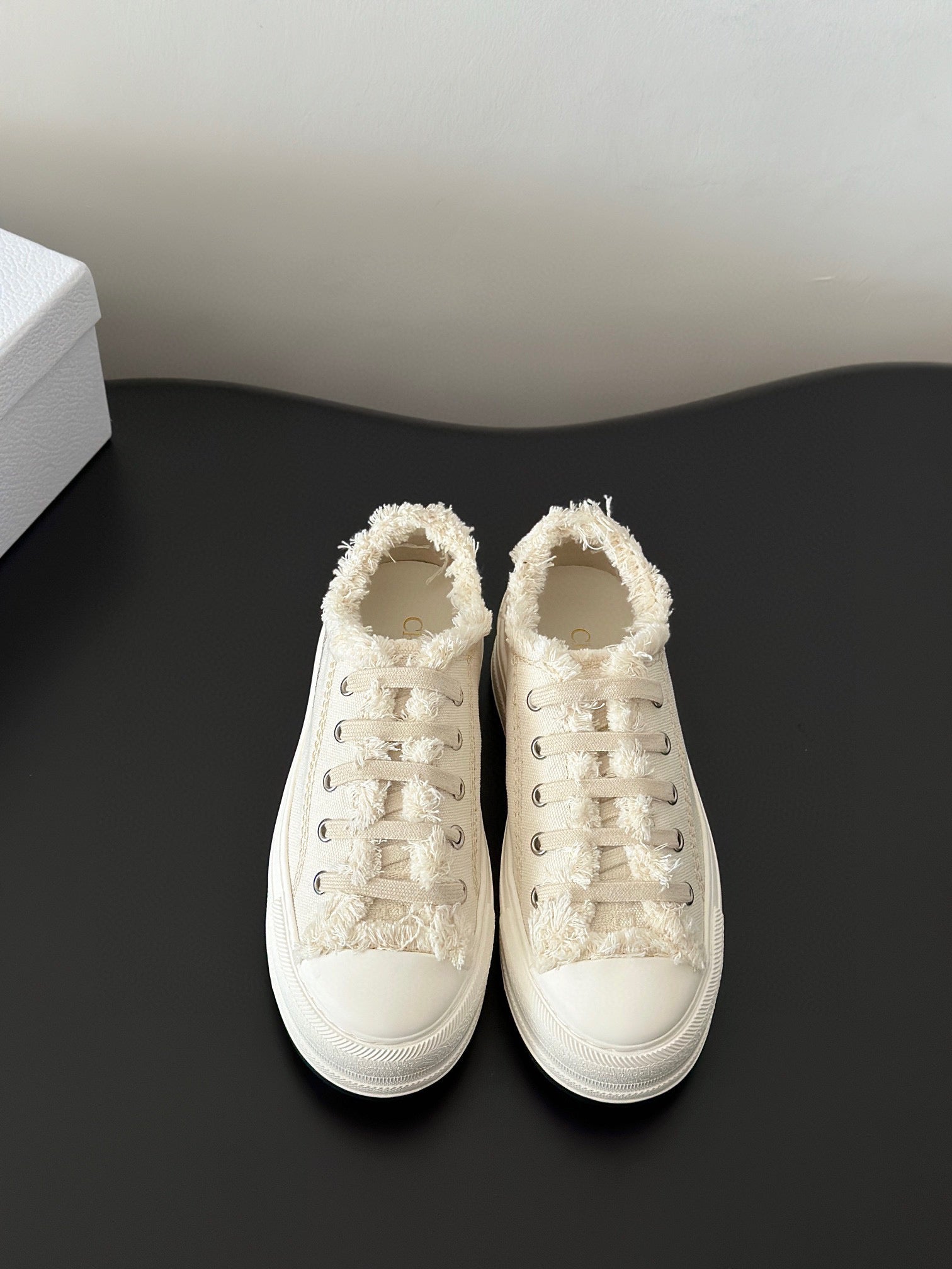 CD WALKIN SNEAKER