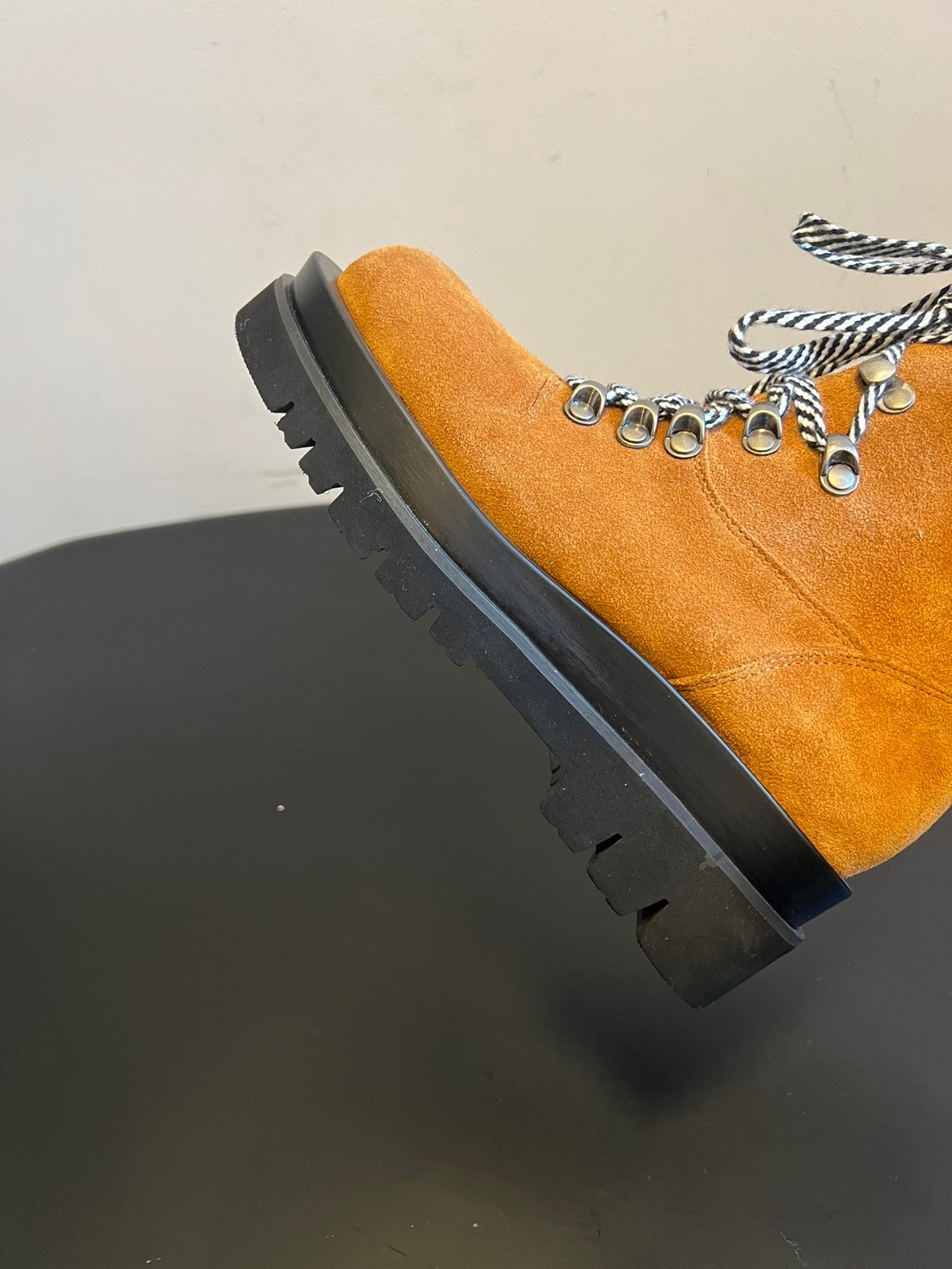 BOTT V BOOTS