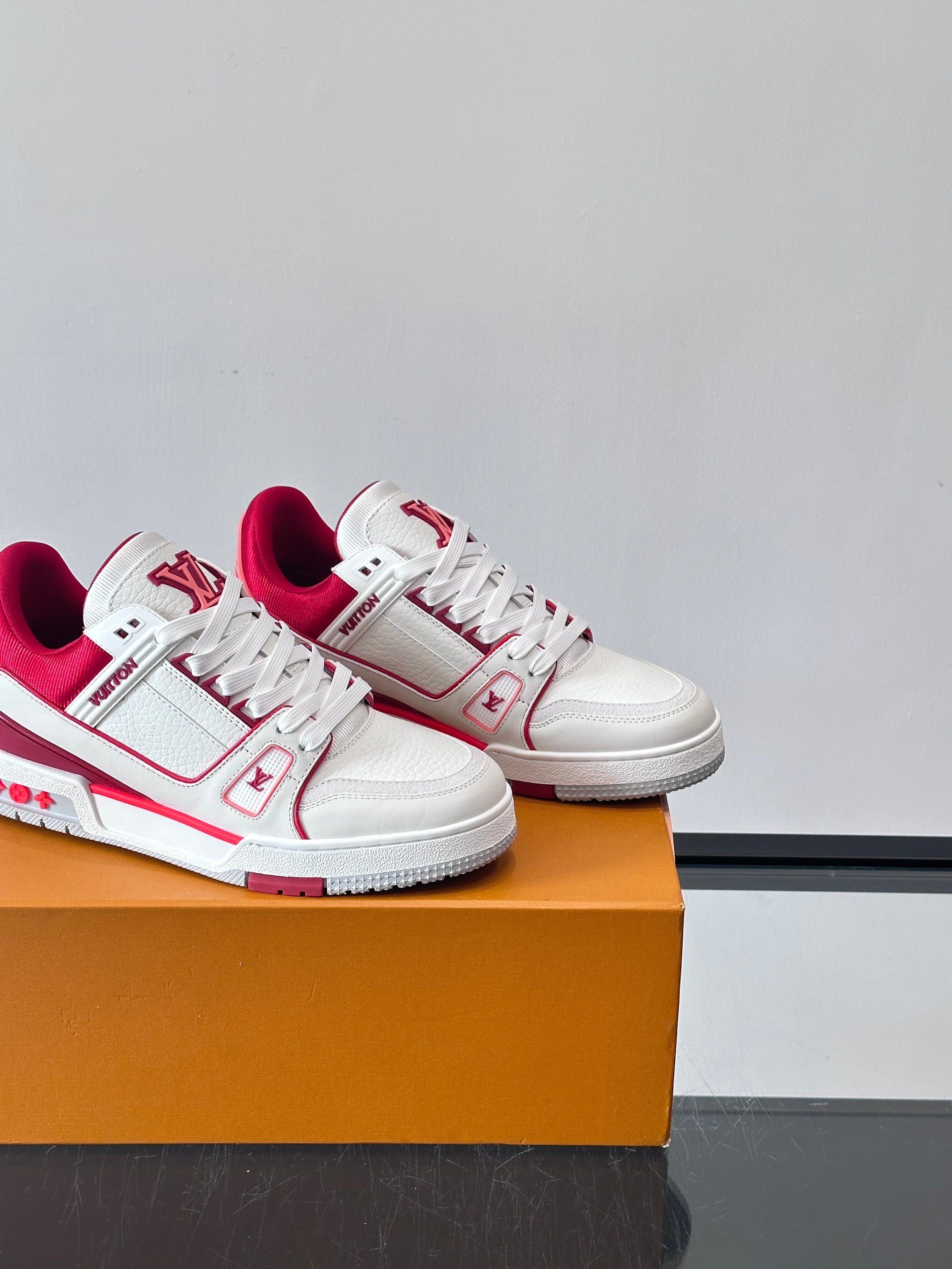 LOU TRAINERS