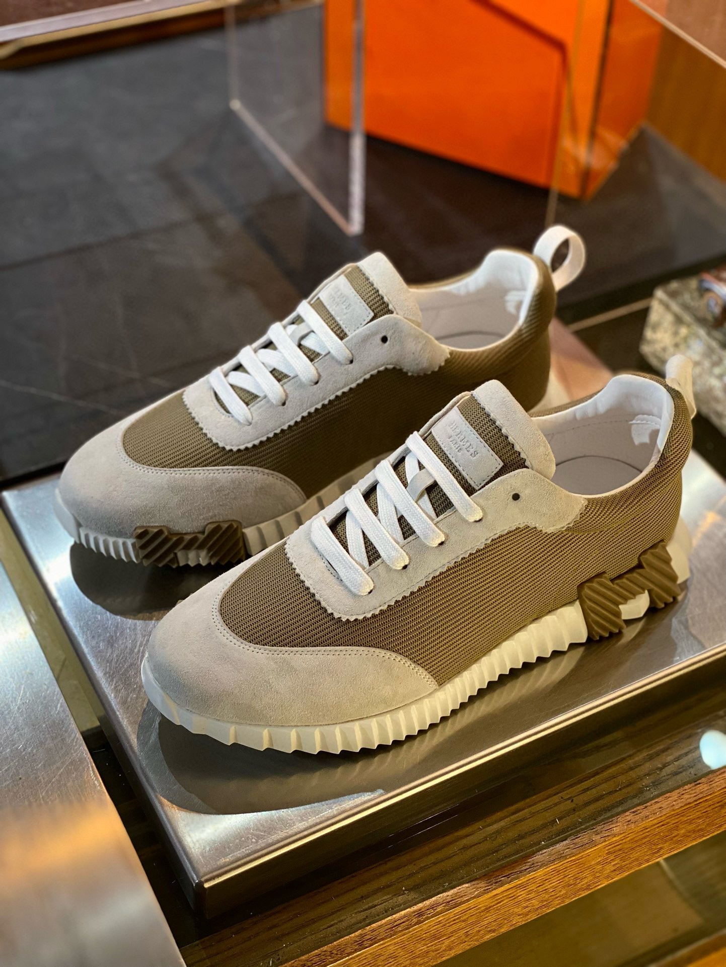 HERM BOUNCING SNEAKERS