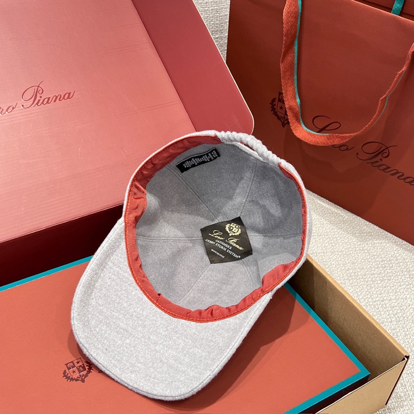 LORO P CASHMERE CAP