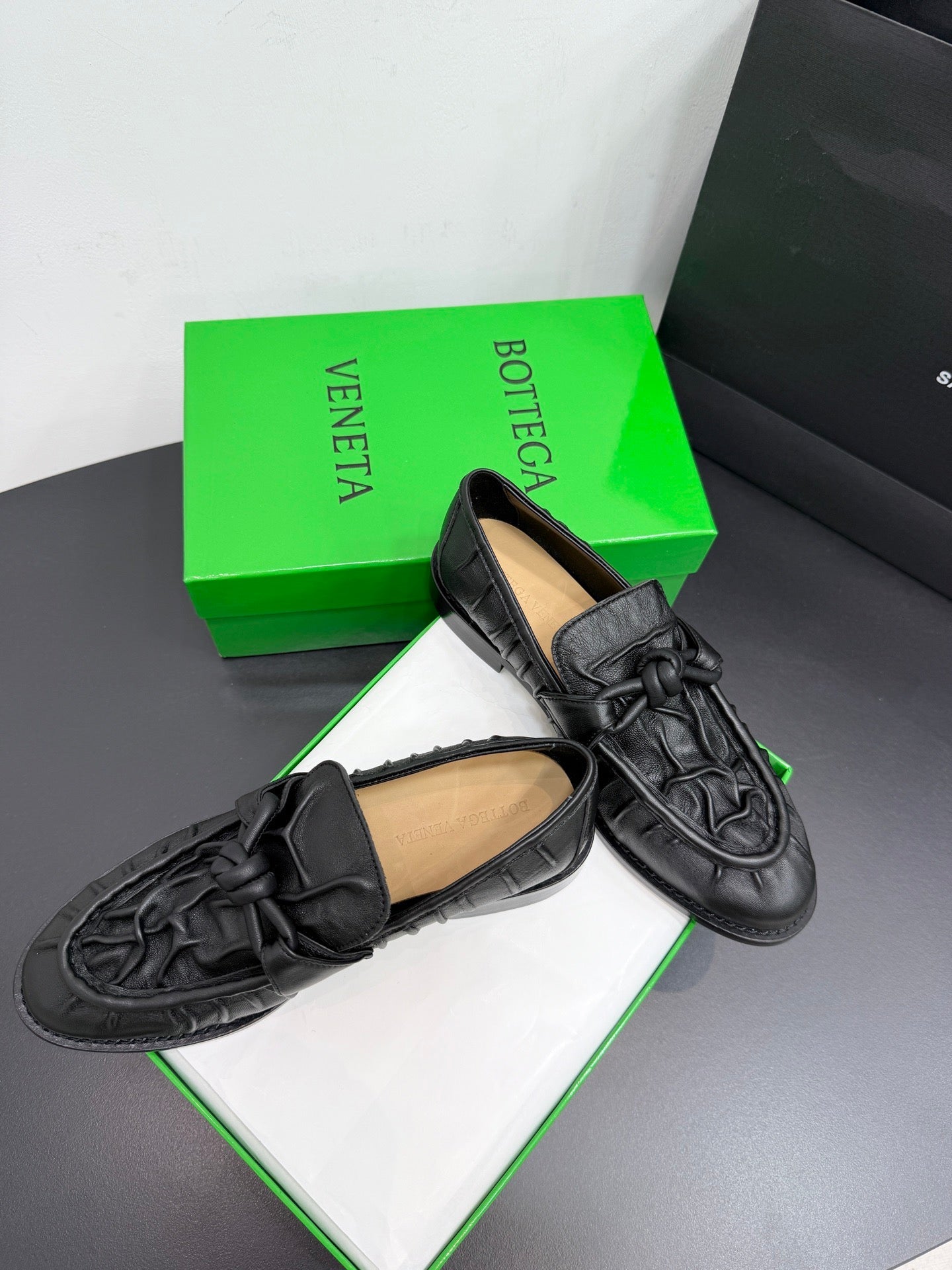 BOTT V LOAFERS