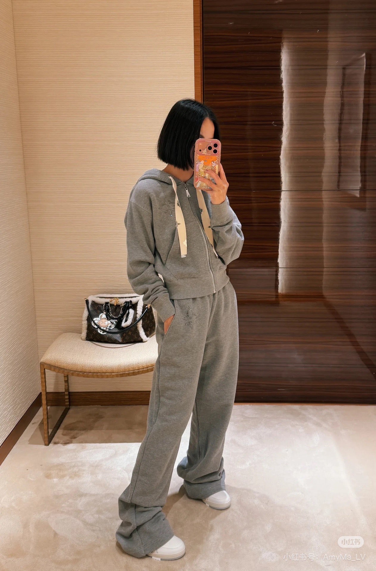 LOU JOGGERS