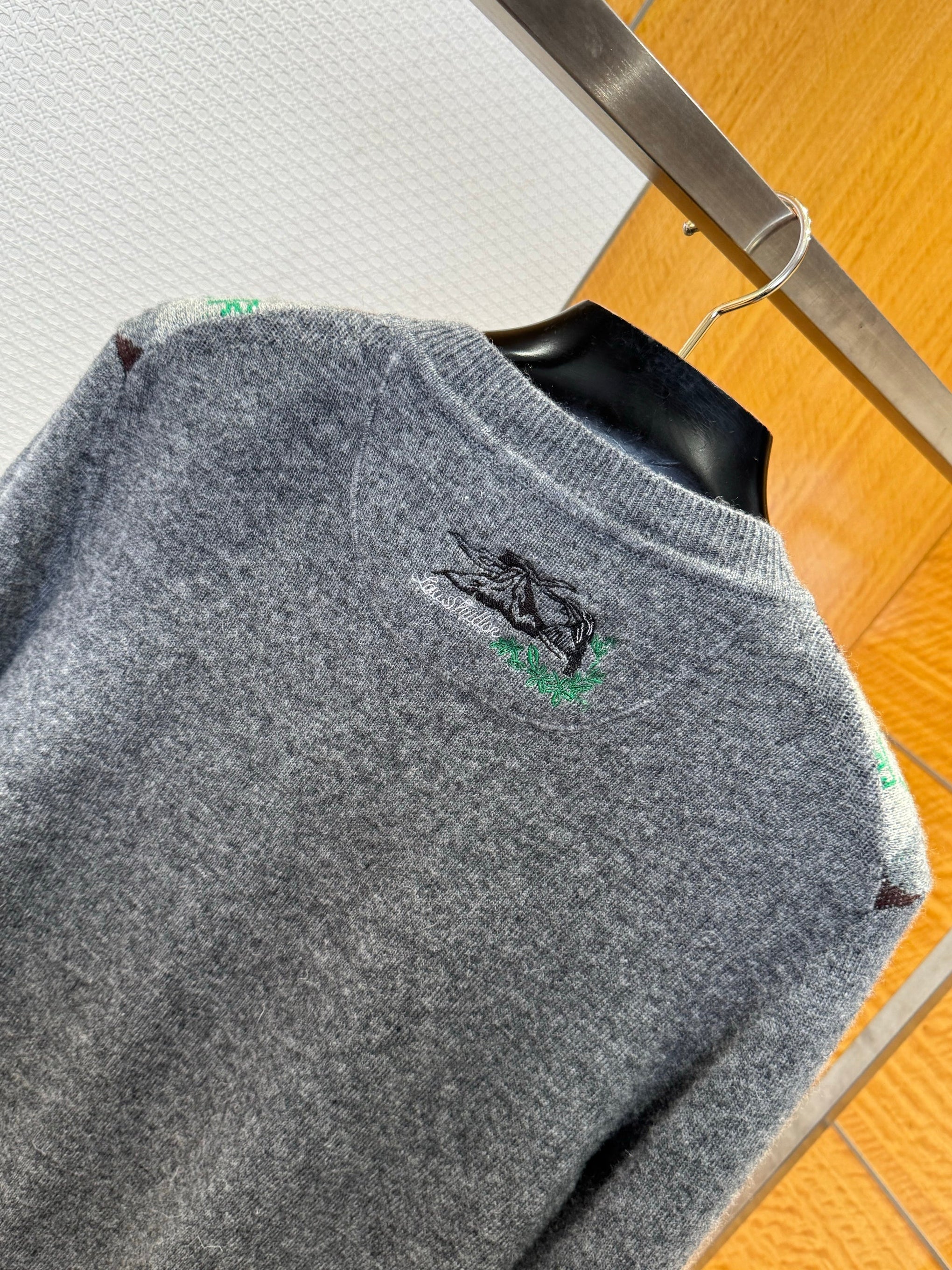 LOU JUMPER