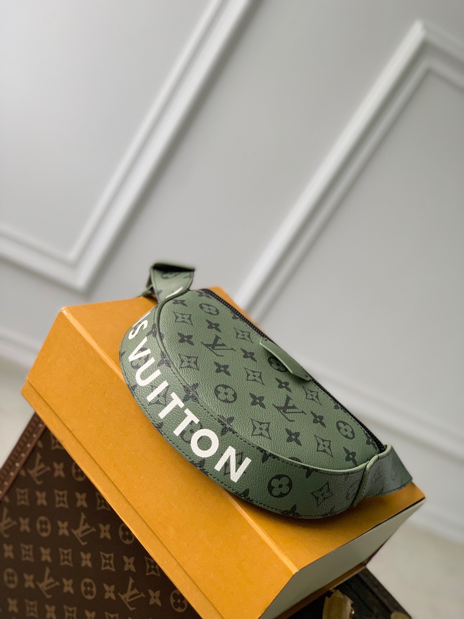 LOU MOON BAG