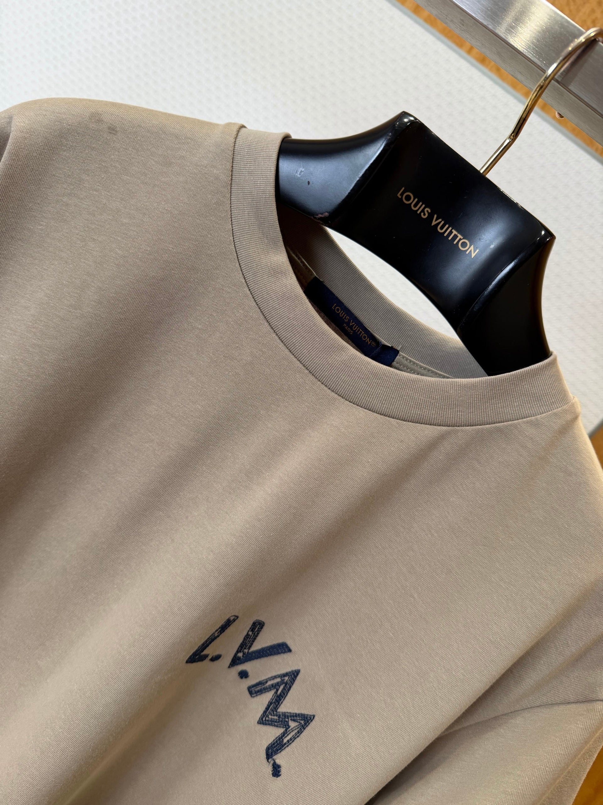 LOU T-SHIRT