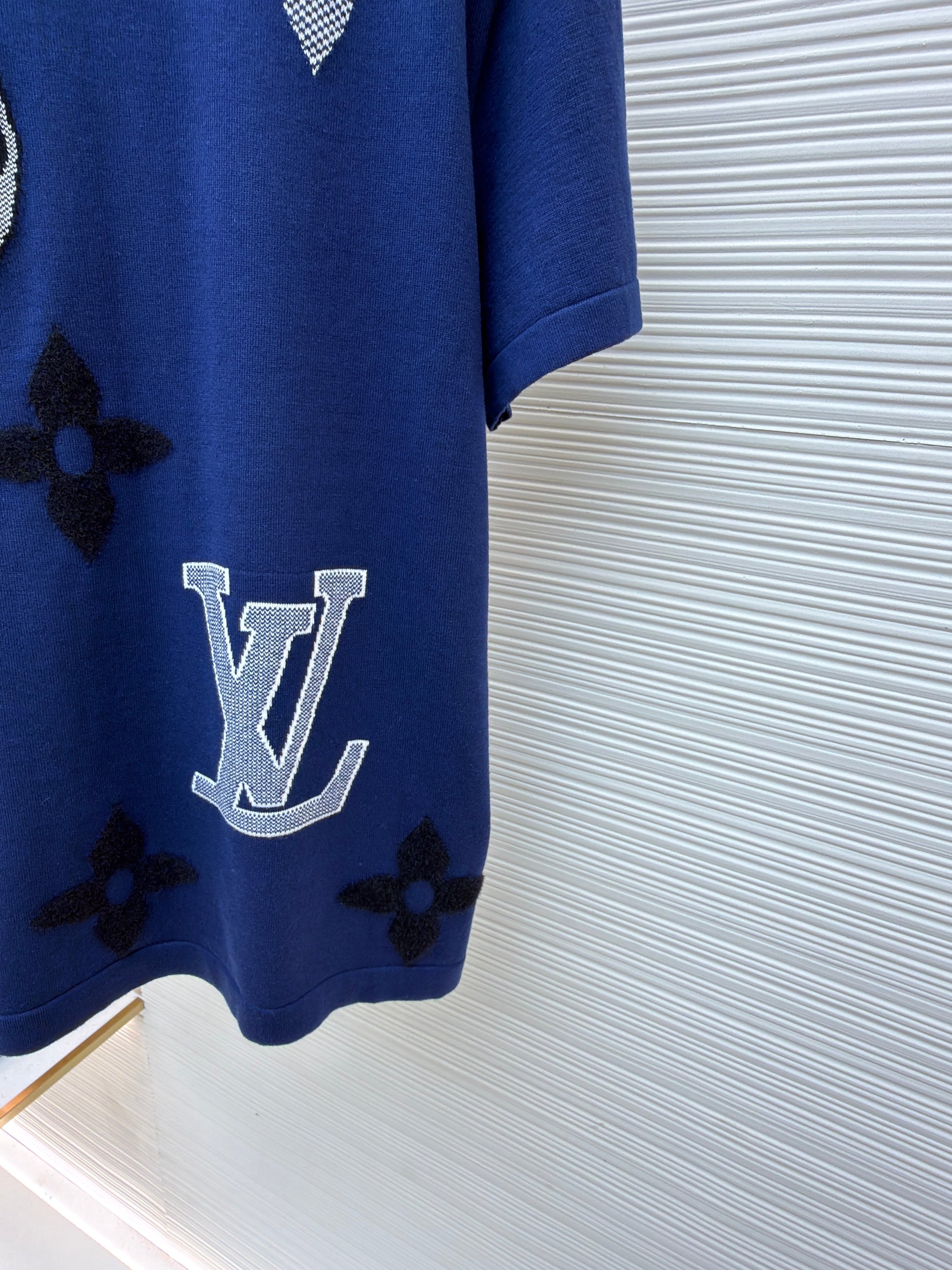 LOU T-SHIRT