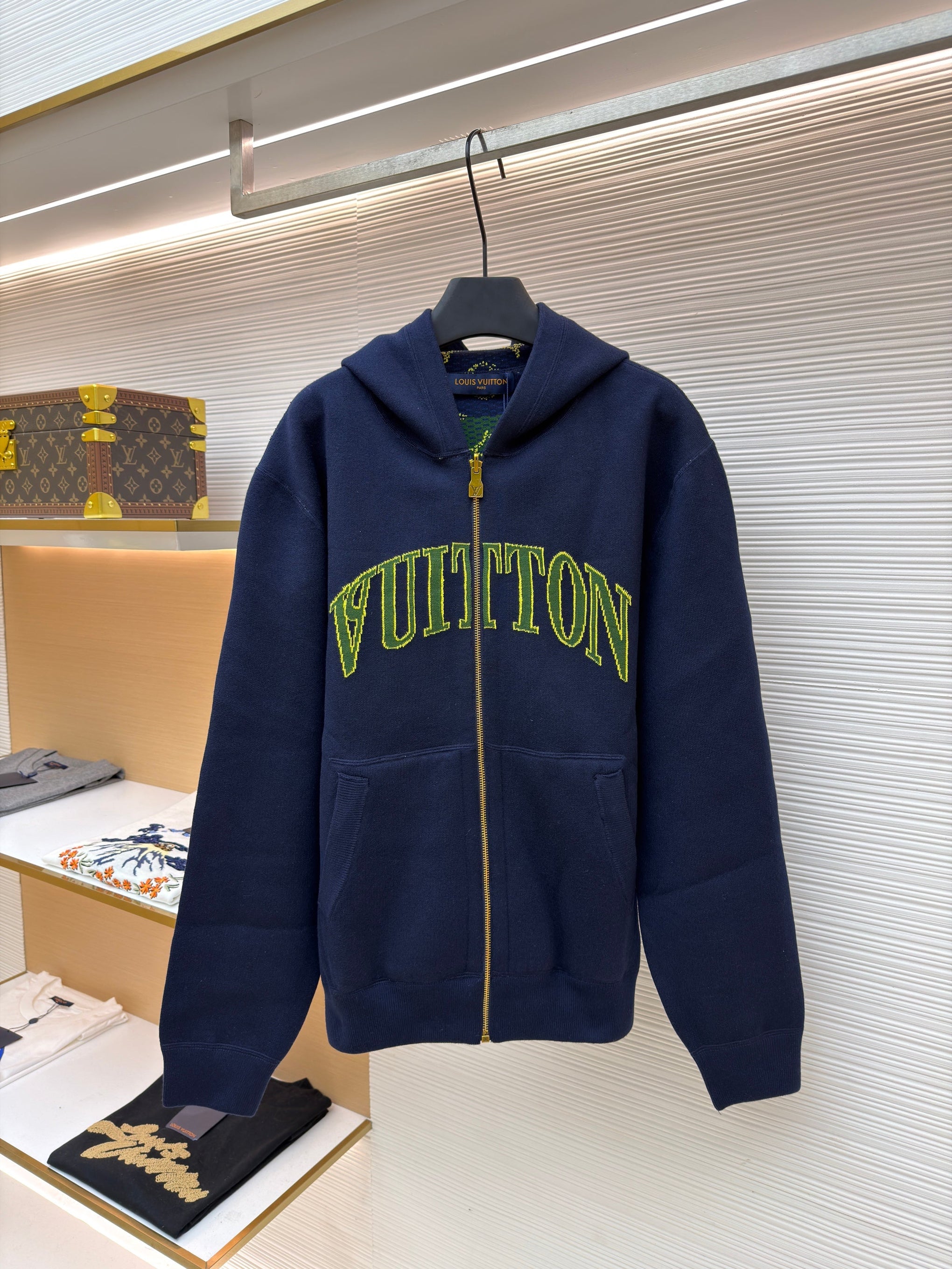 LOU ZIP SWEATSHIRT