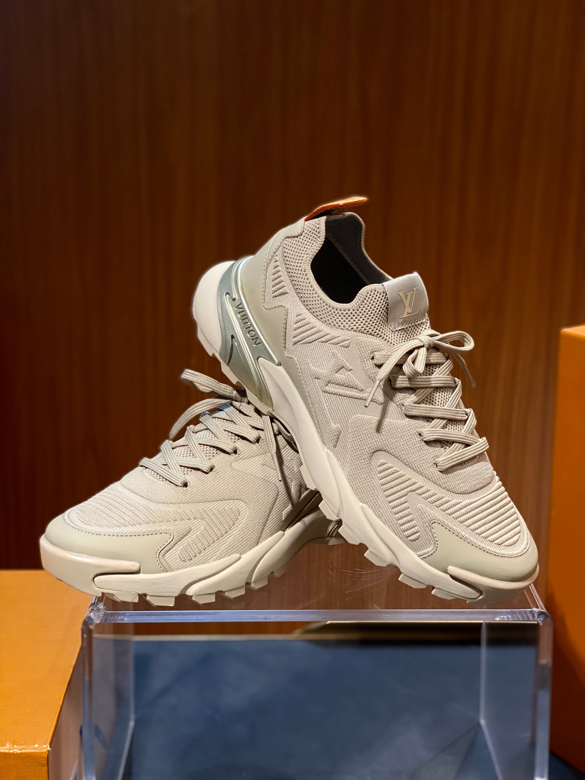 LOU RUNNER TATIC TRAINERS