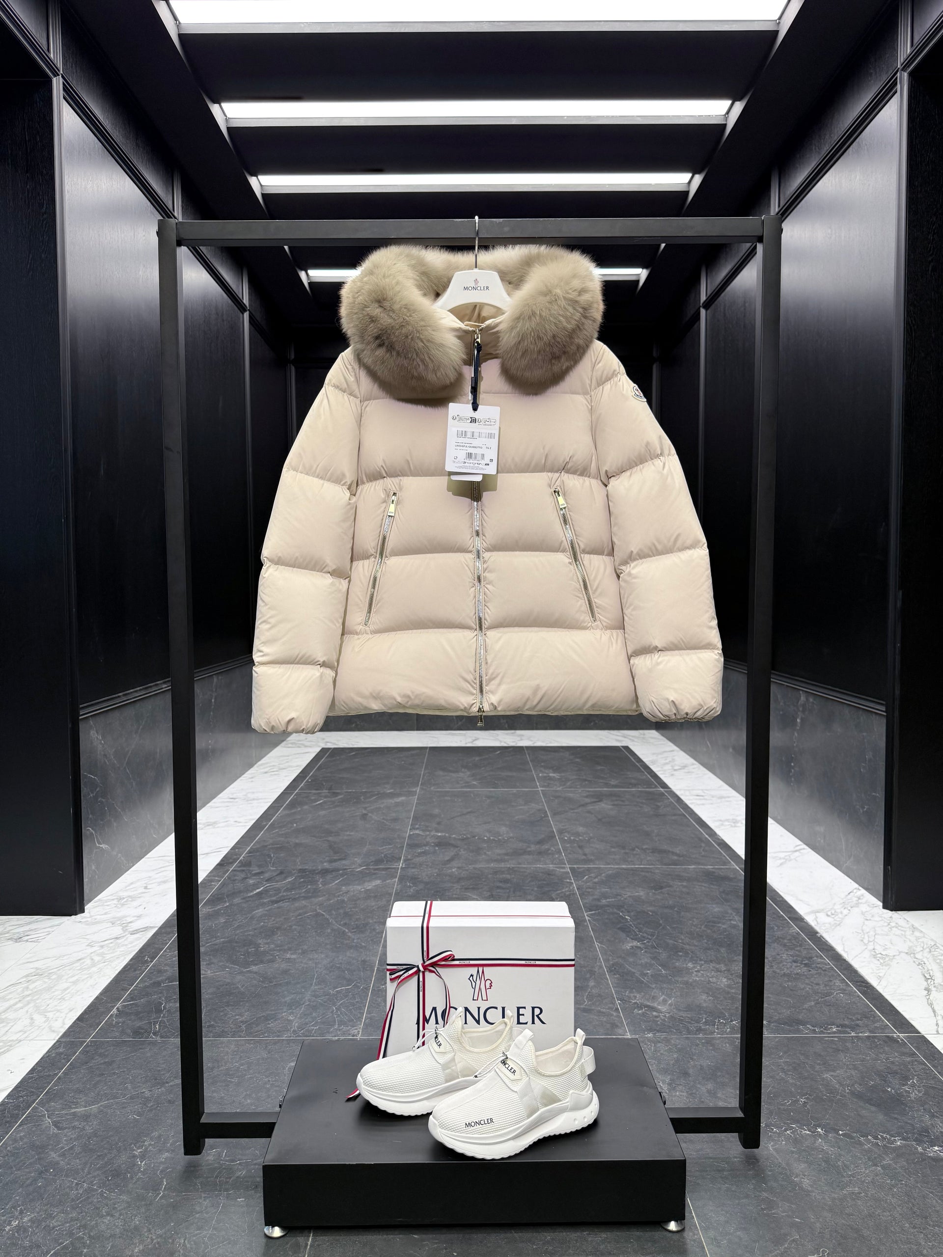 MONC LAICHEFUR JACKET