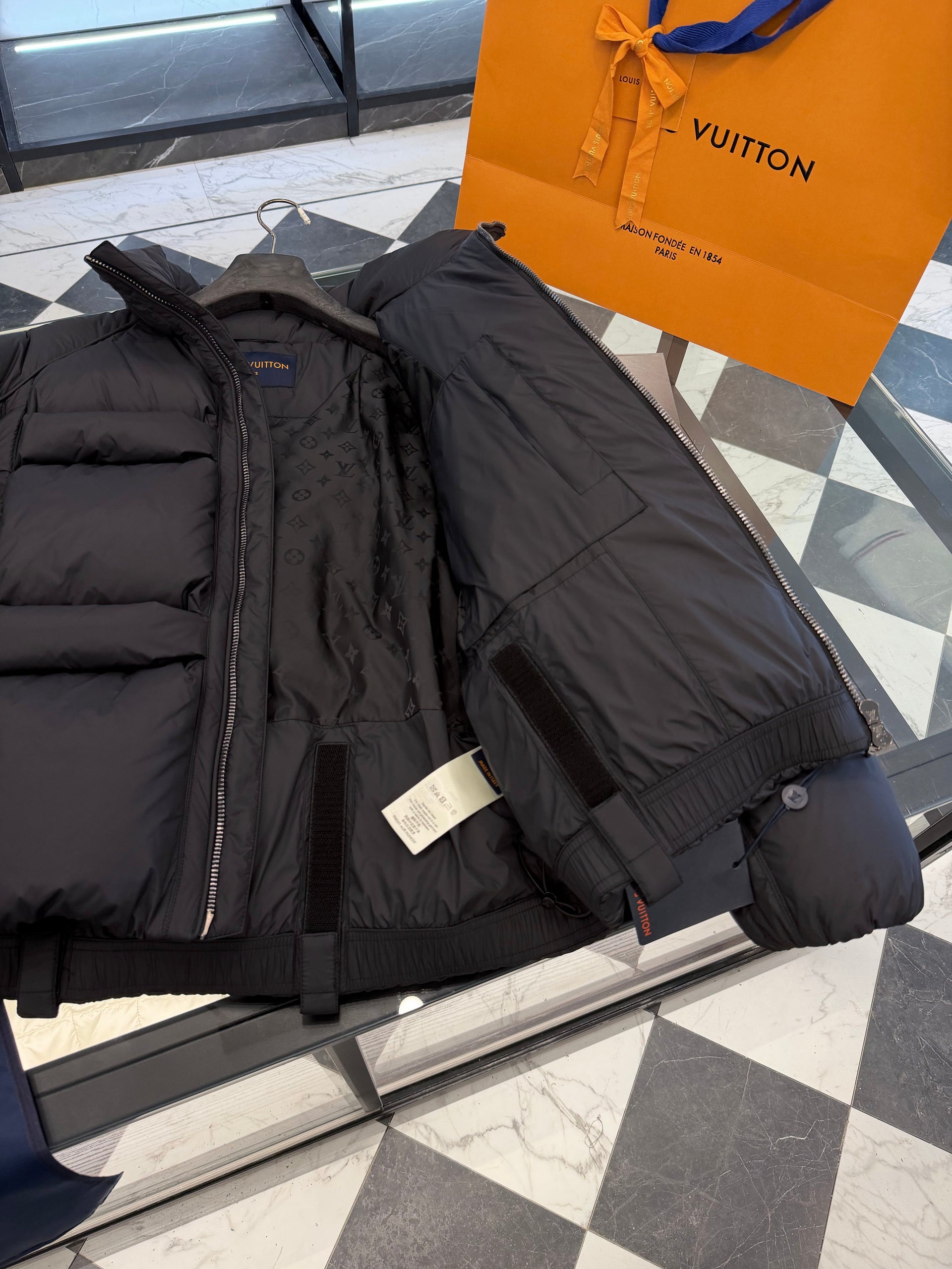 LOU PUFFER JACKET