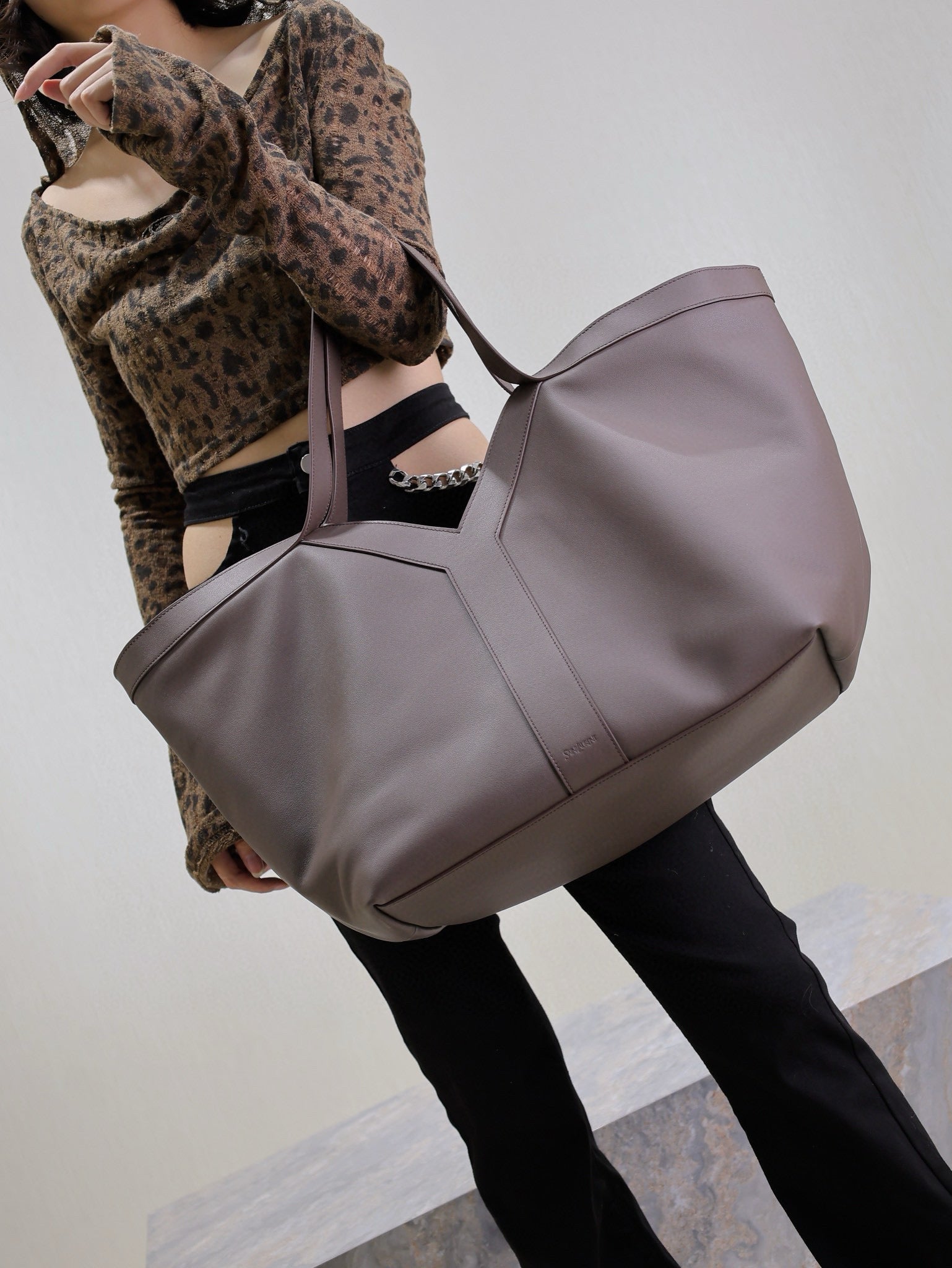 SL Y TOTE IN LEATHER BAG