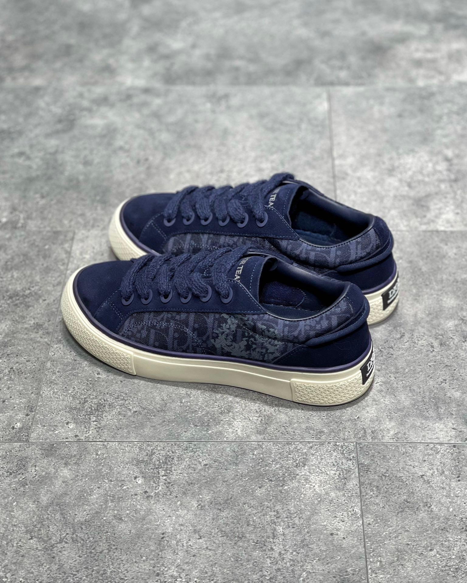 CD B33 SNEAKER
