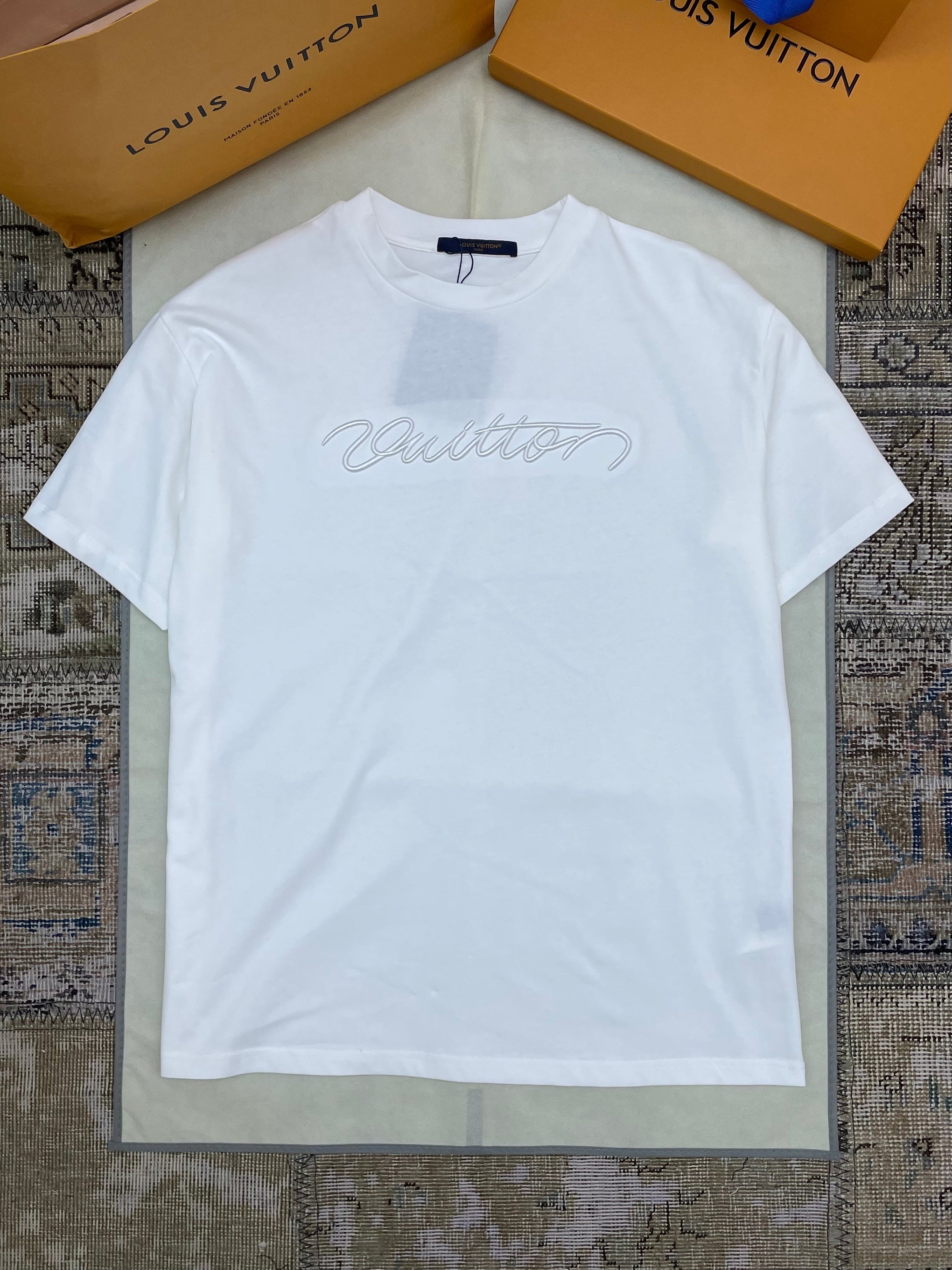 LOU T-SHIRT