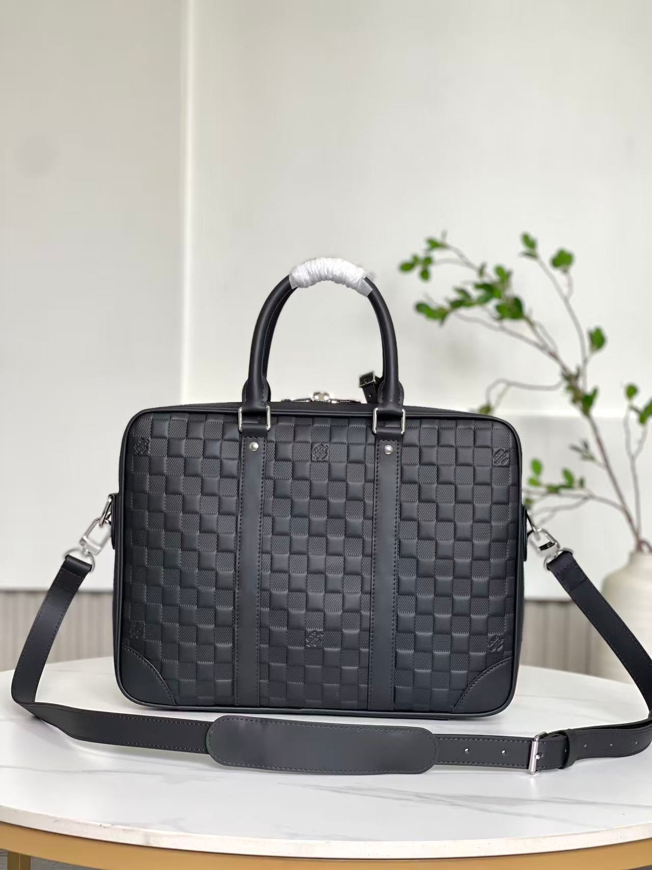 LOU PORTE-DOCUMENTS VOYAGE PM BAG