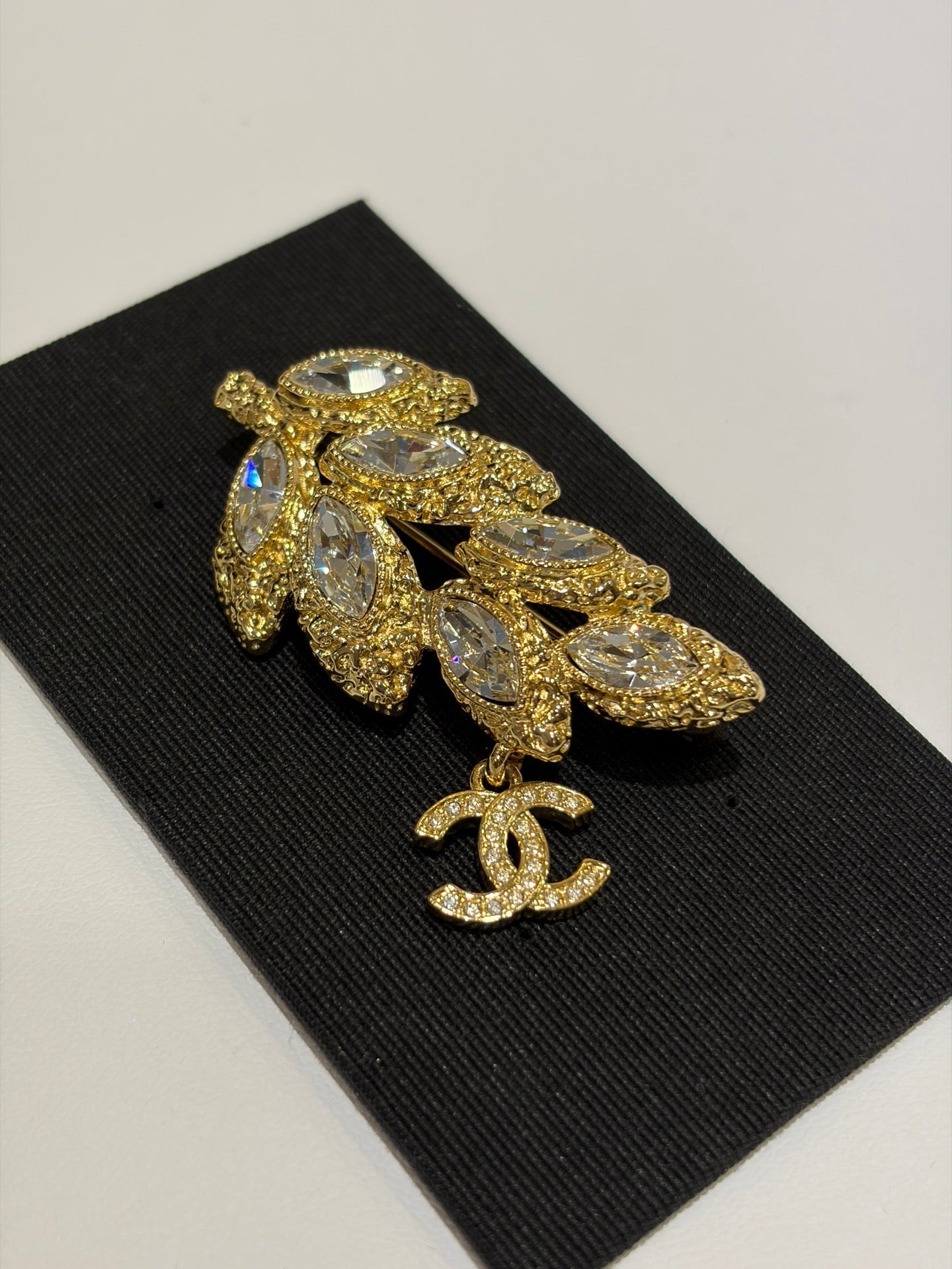 CC BROOCHE