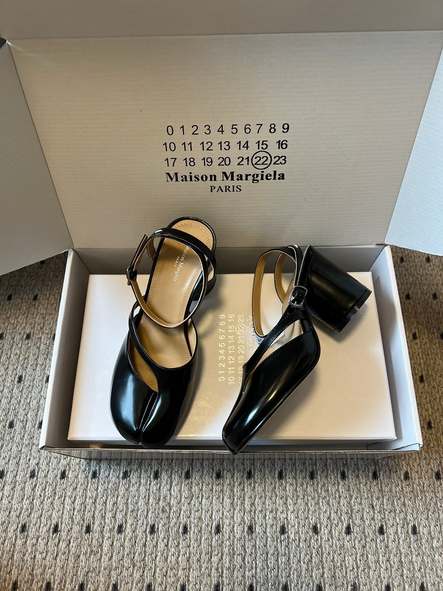 MAISON M TABI PUMPS