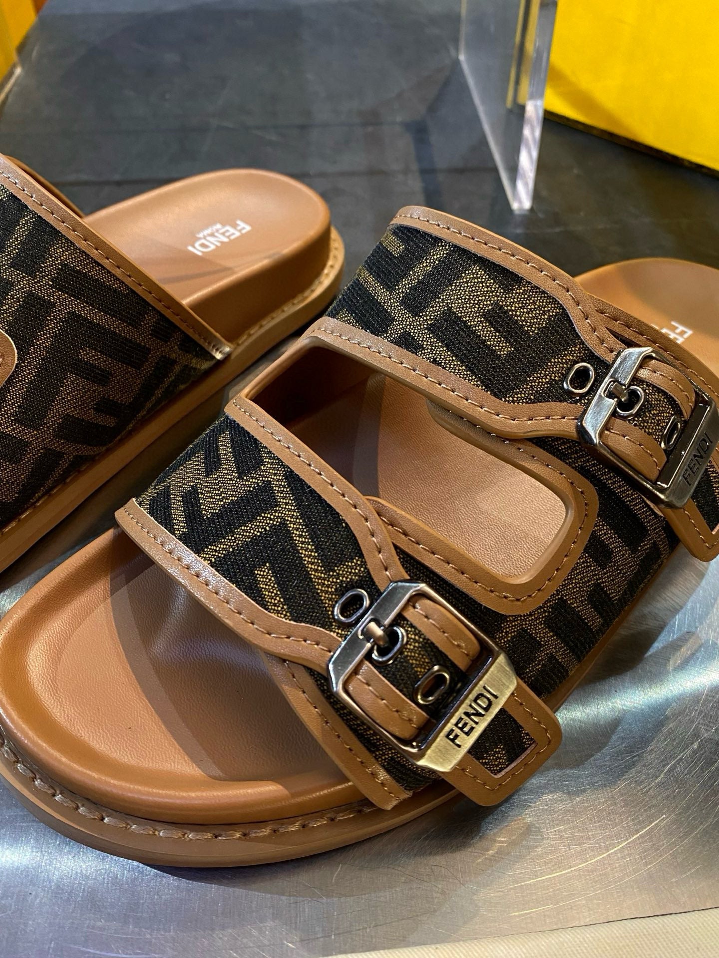 FEN SANDALS