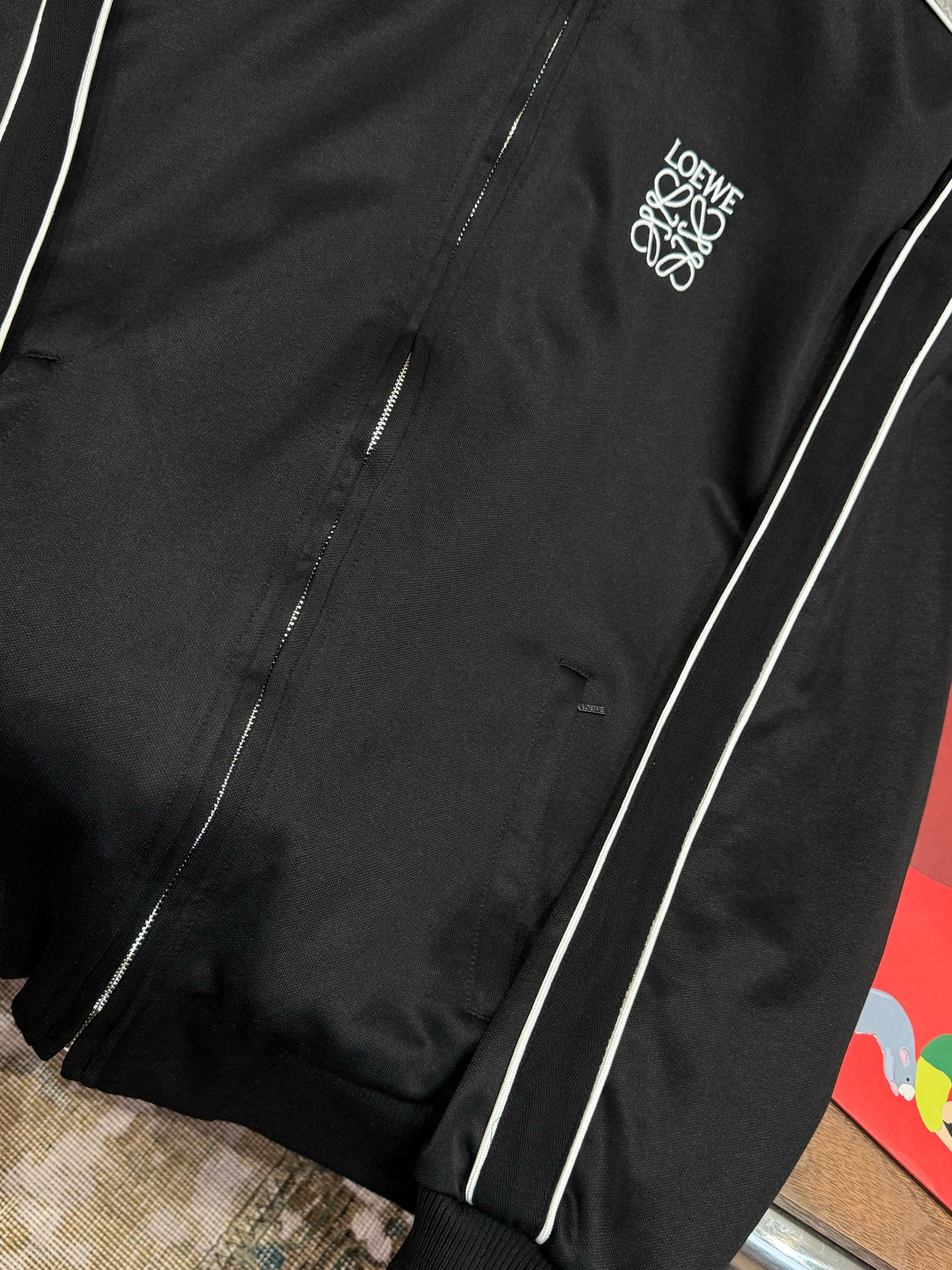 LOEW BOMBER