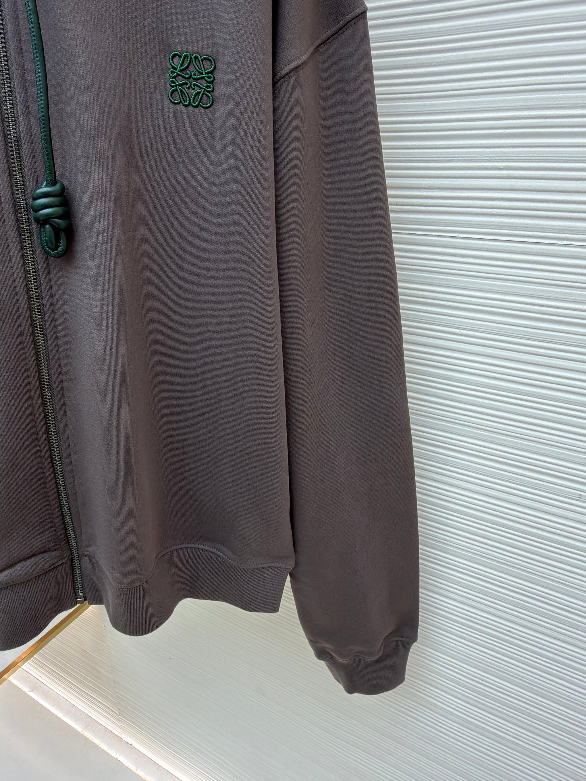 LOEW ZIP HOODIE