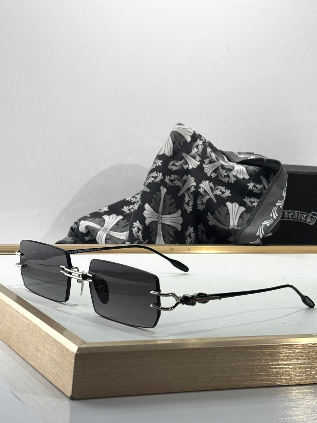CHROME H SUNGLASSES