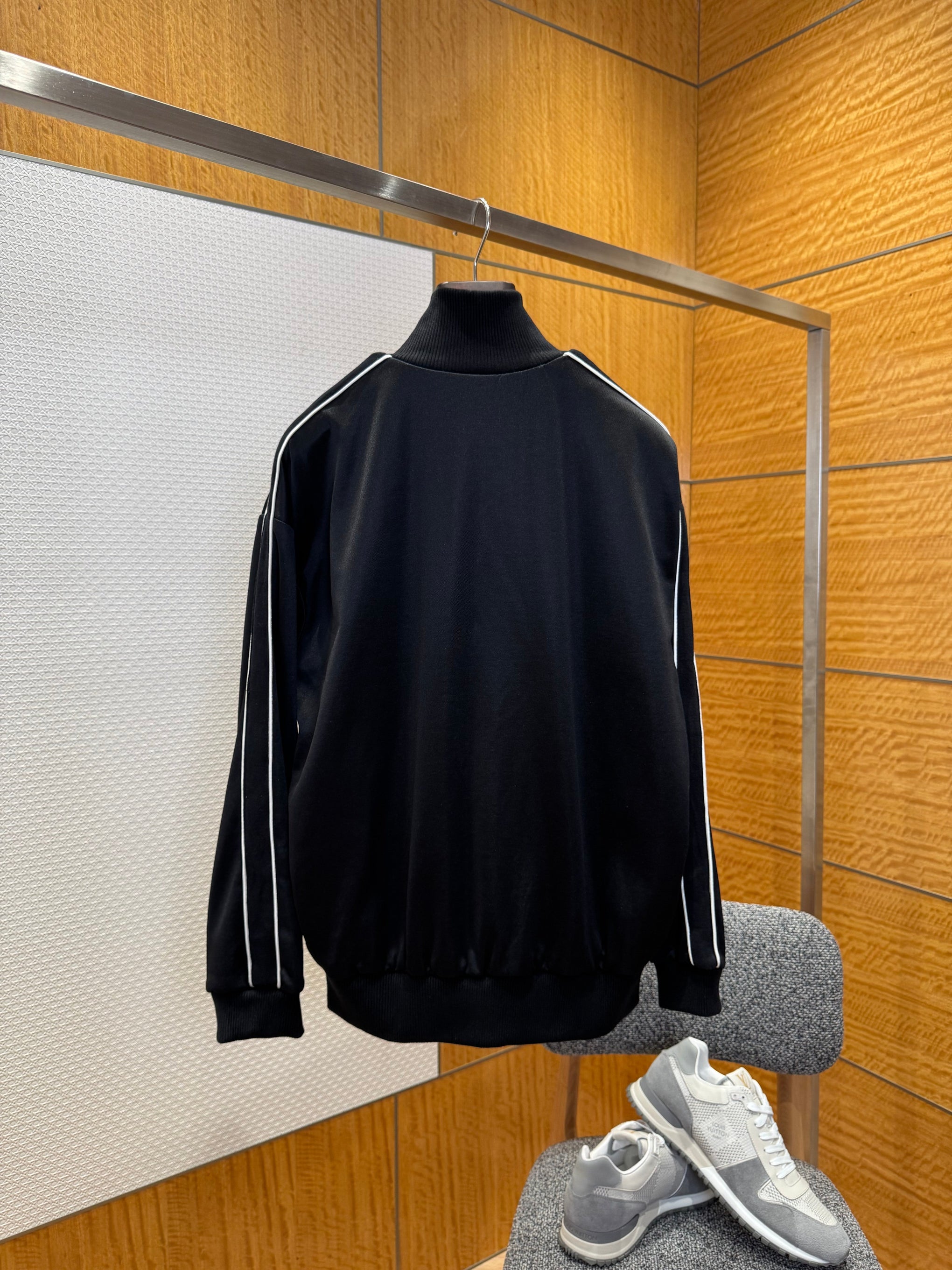 LOEW BOMBER