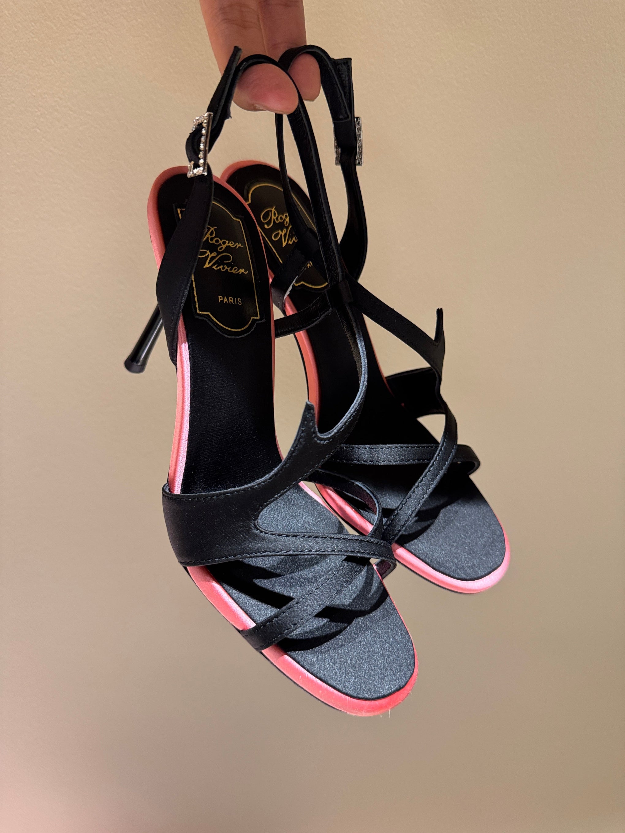 ROGER V HEELS