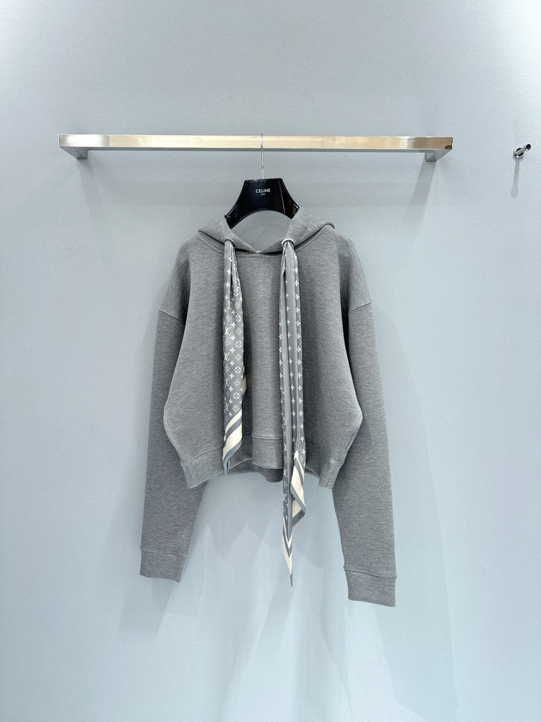 LOU ZIP SWEATSHIRT