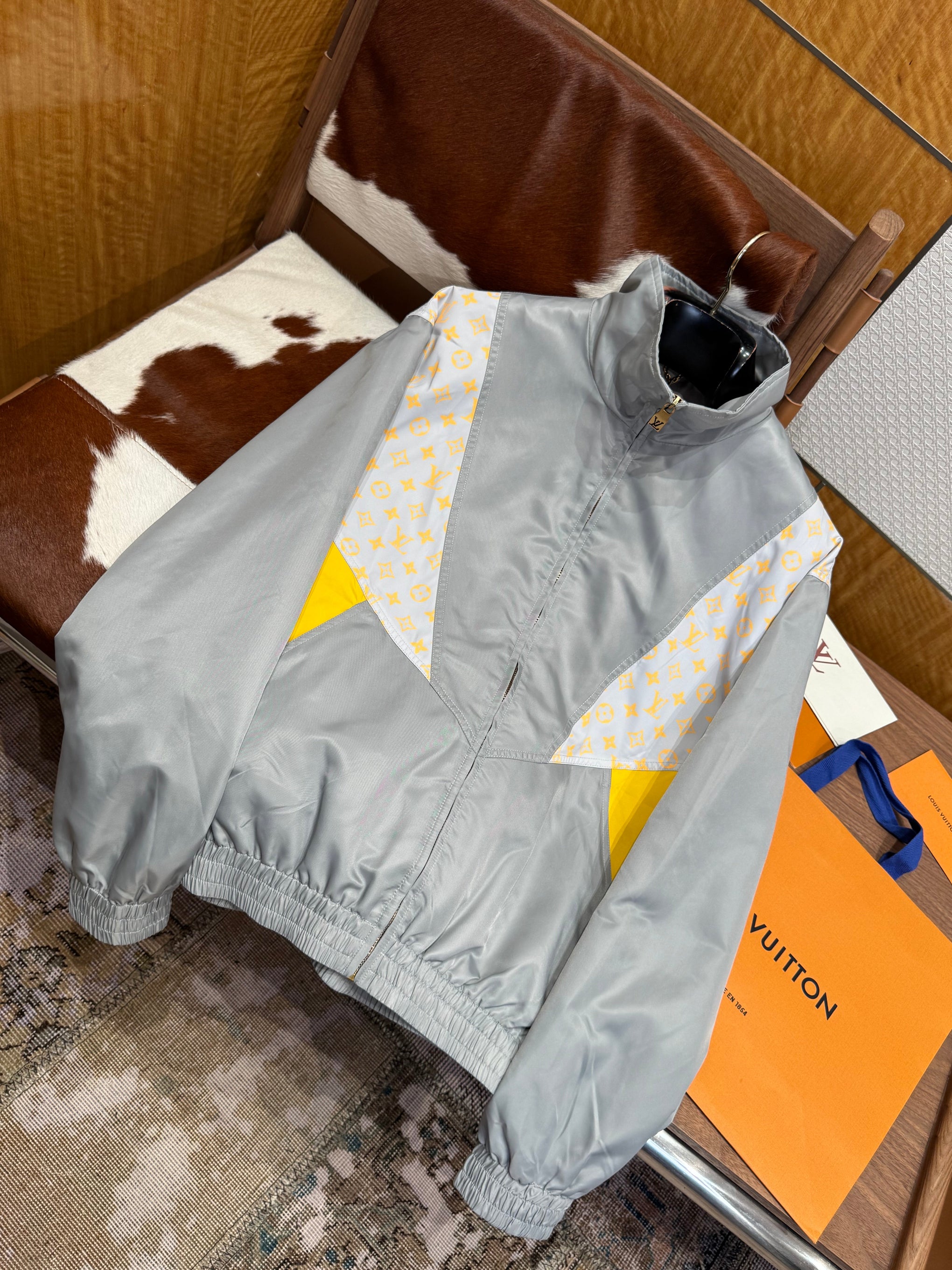 LOU JACKET