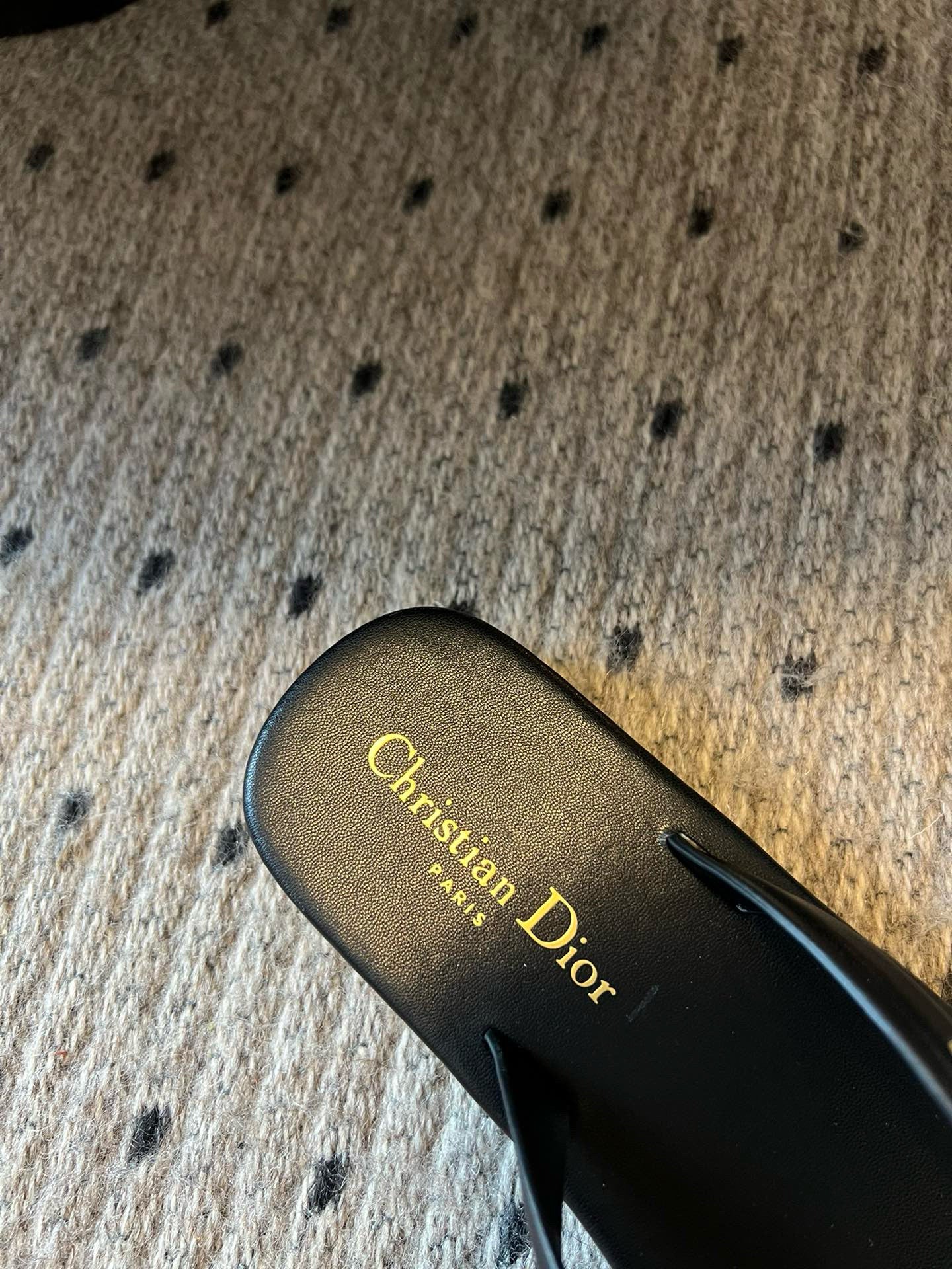 CD THONG SANDAL