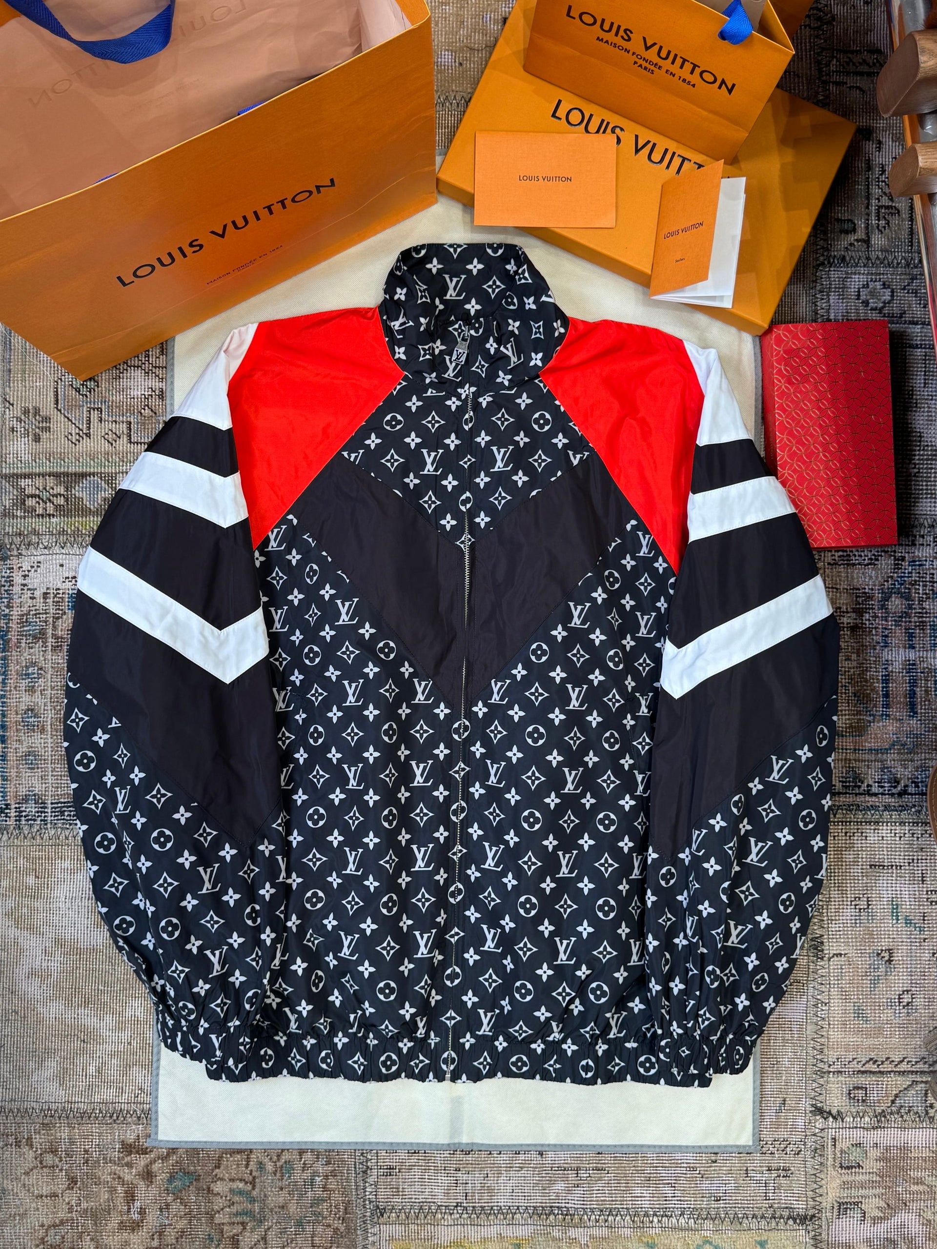 LOU JACKET