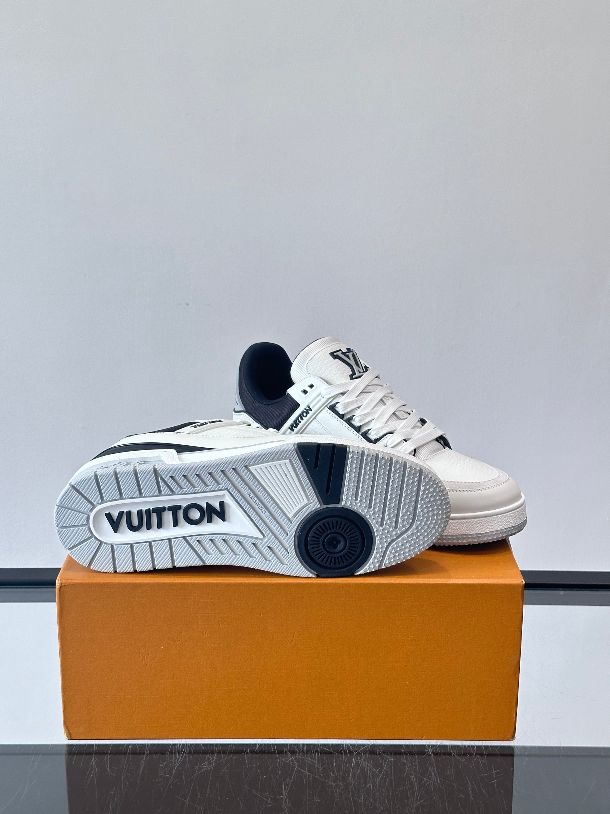 LOU TRAINERS