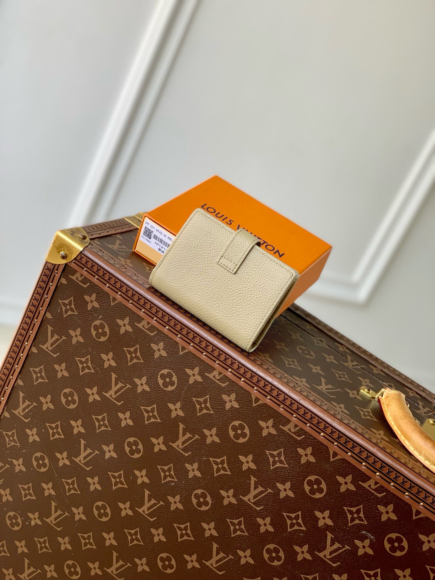 LOU LOW KEY COMPACT WALLET
