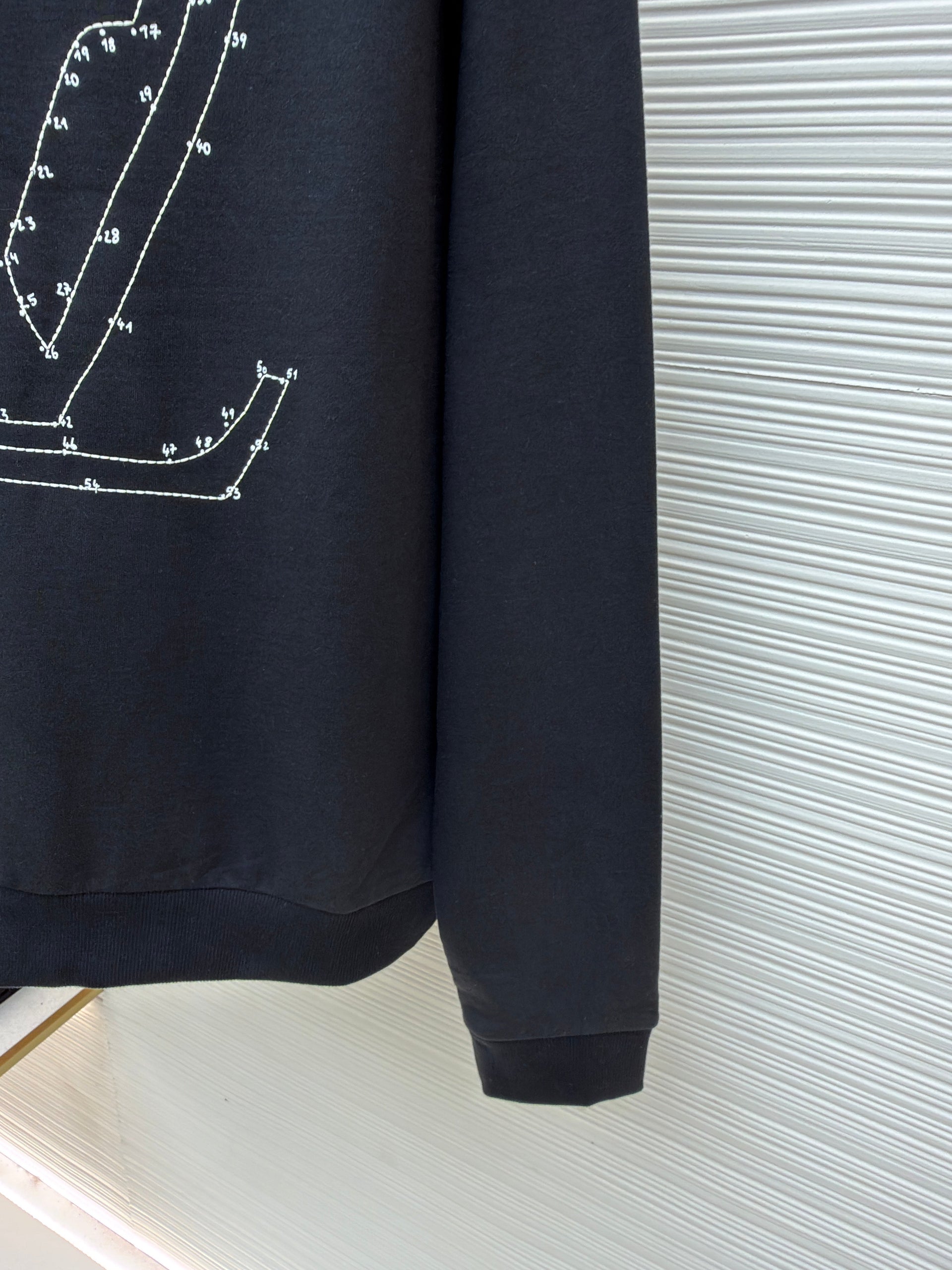 LOU SWEATSHIRT