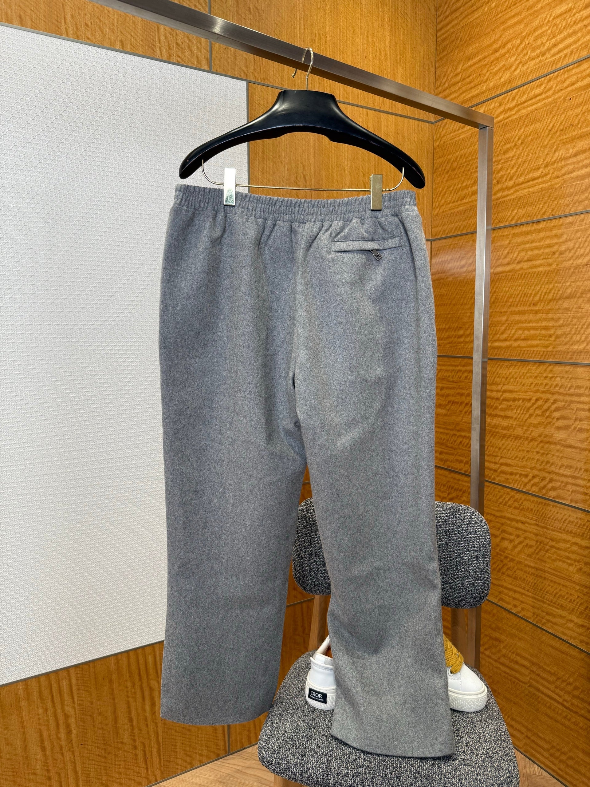 LOU JOGGERS